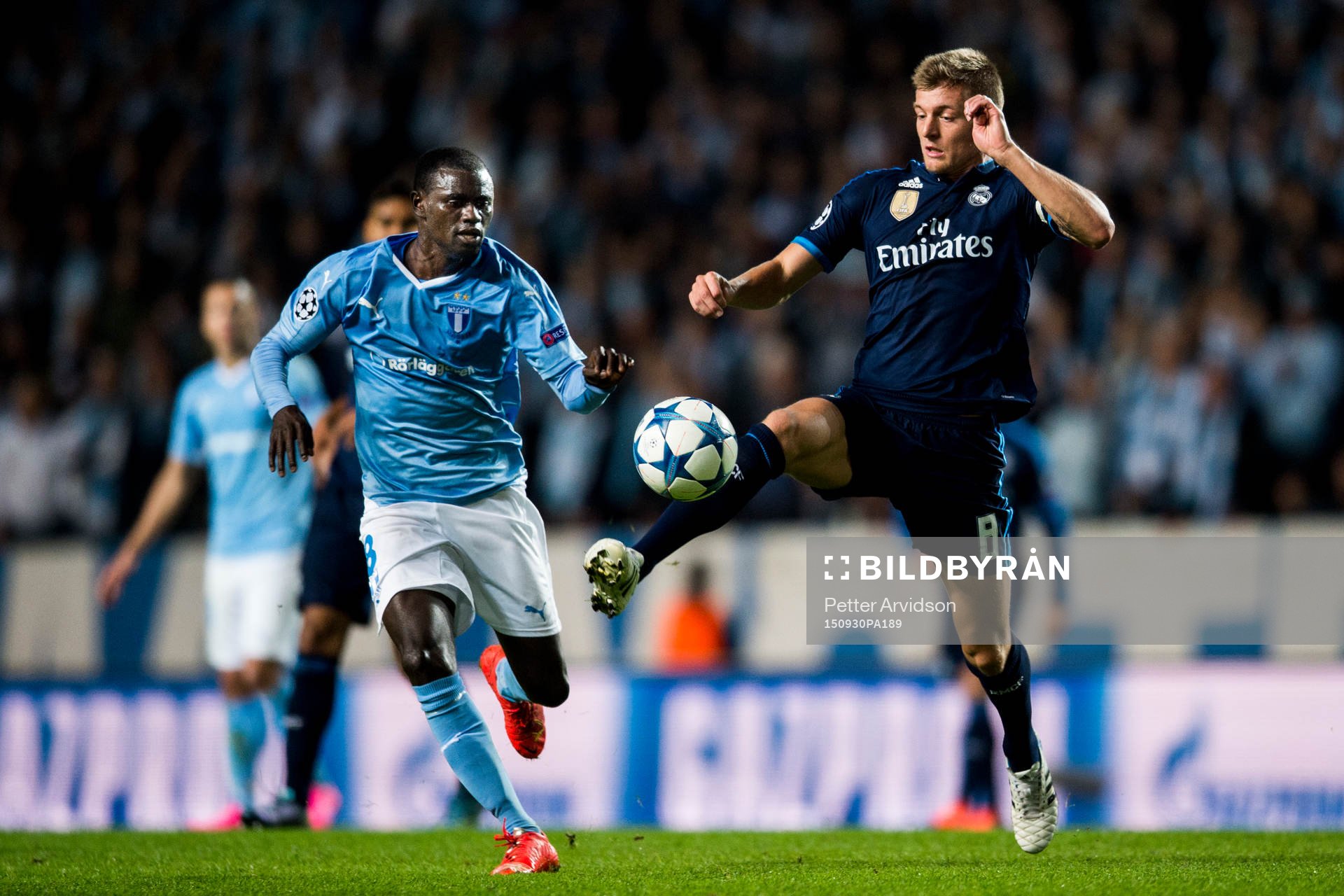 Malmö FFs Enoch Kofi Adu mot Real Madrids Toni Kroos