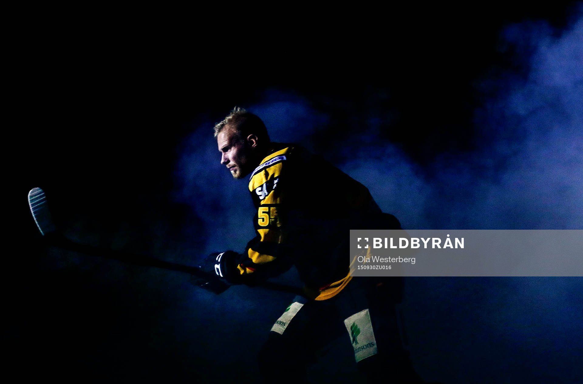 Skellefteås Alexander Urbom före ishockeymatchen i SHL