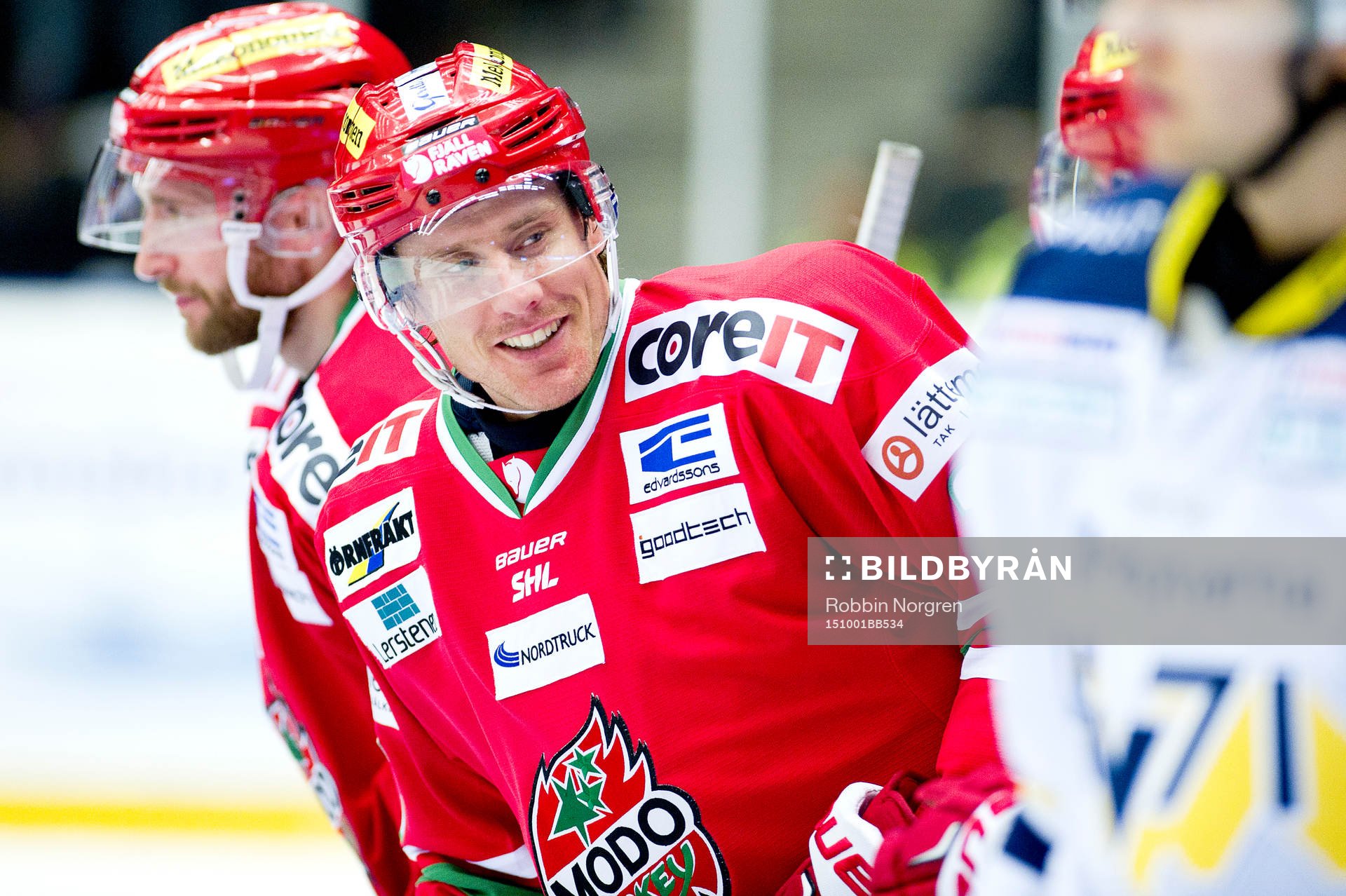 Modos Peter Öberg jublar