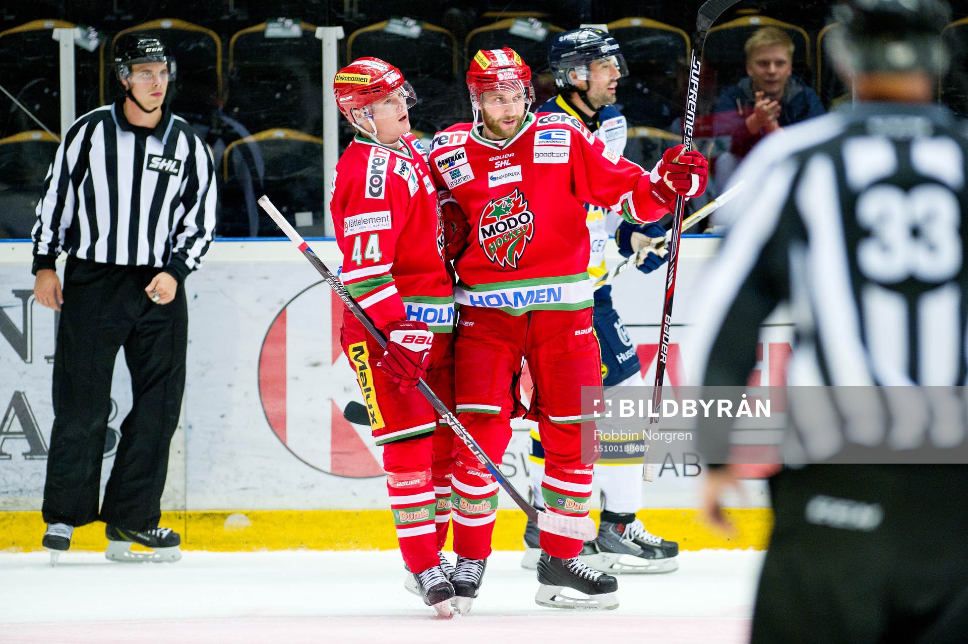 Modos Kyle Wilson och Bobby Buttler jublar