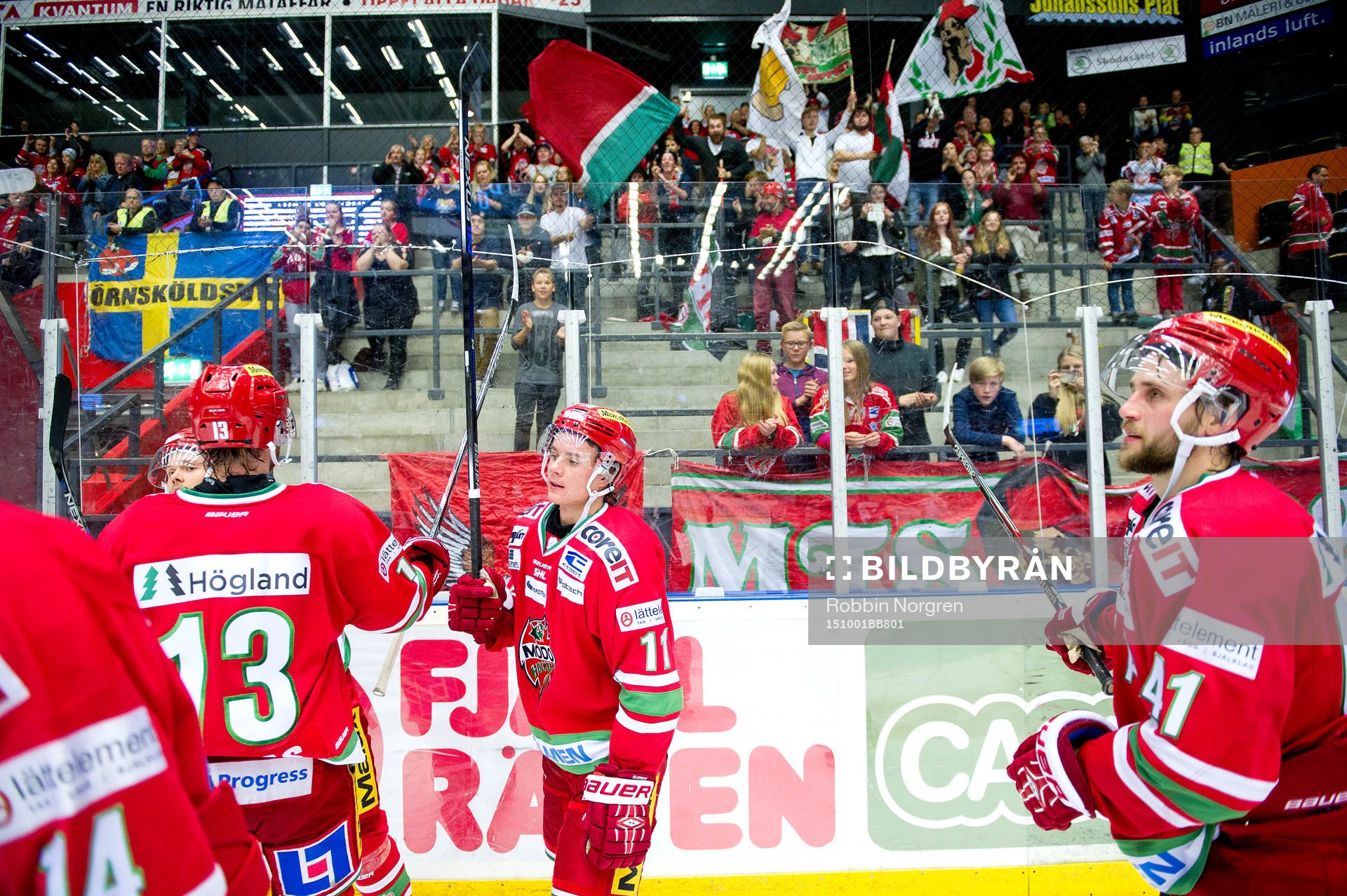 Modos Victor Olofsson och Oscar Hedman jublar