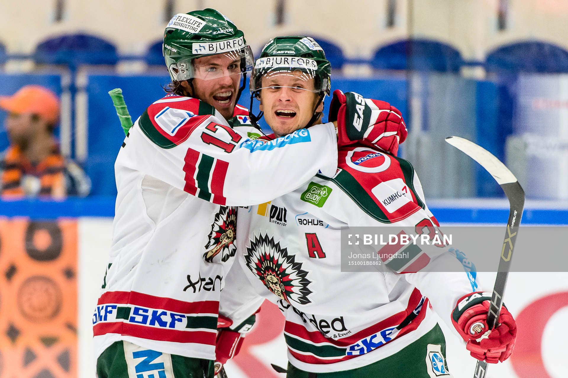 Frölundas Nicklas Lasu jublar tillsamman med Sebastian