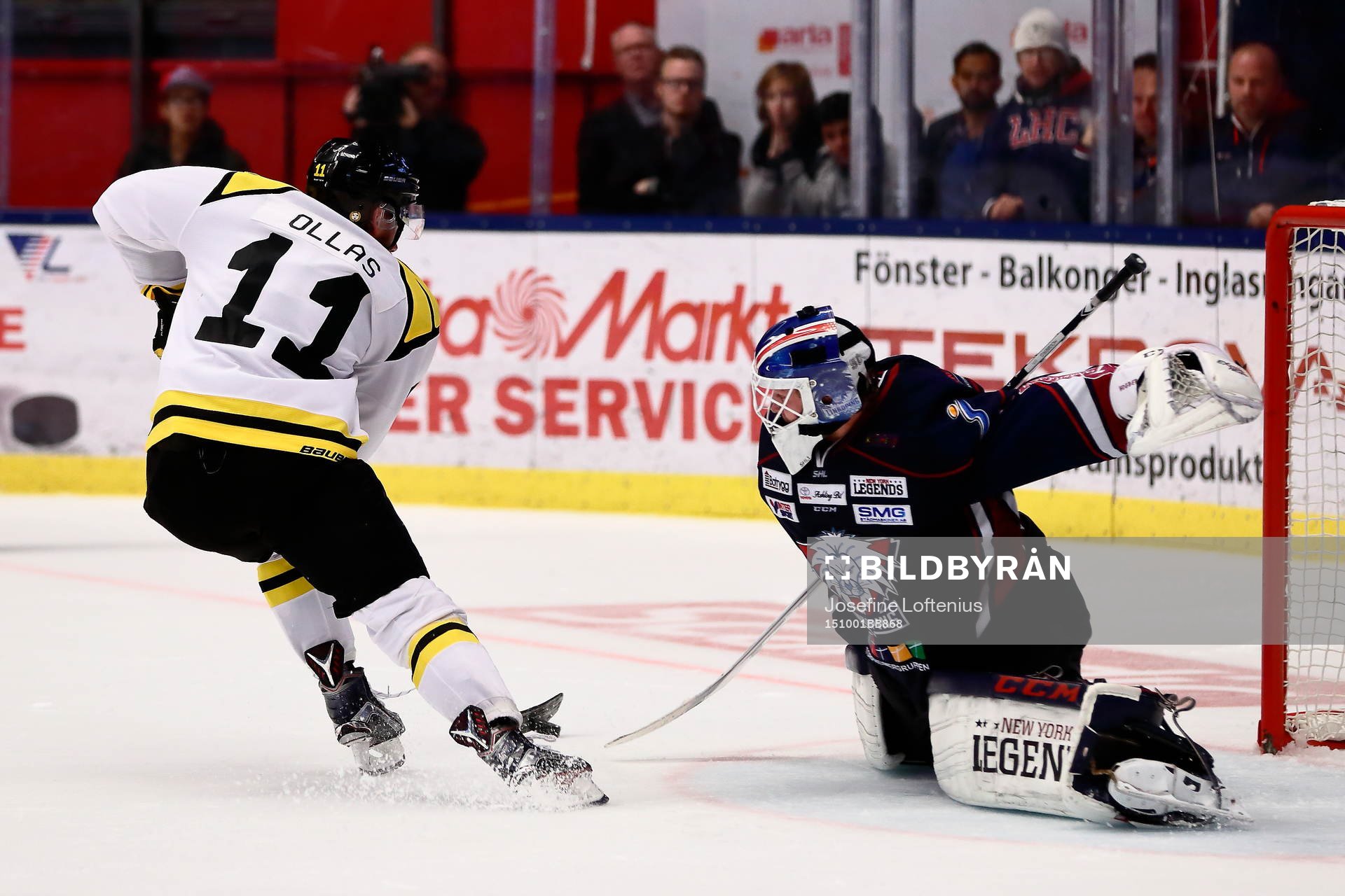 Linköpings Marcus Högberg räddar Brynäs Jesper Ollas