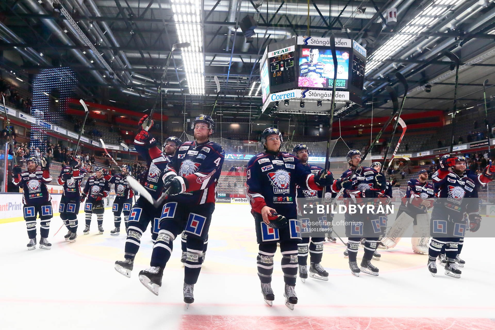 Linköping jublar och tackar sina supportrarefter segern