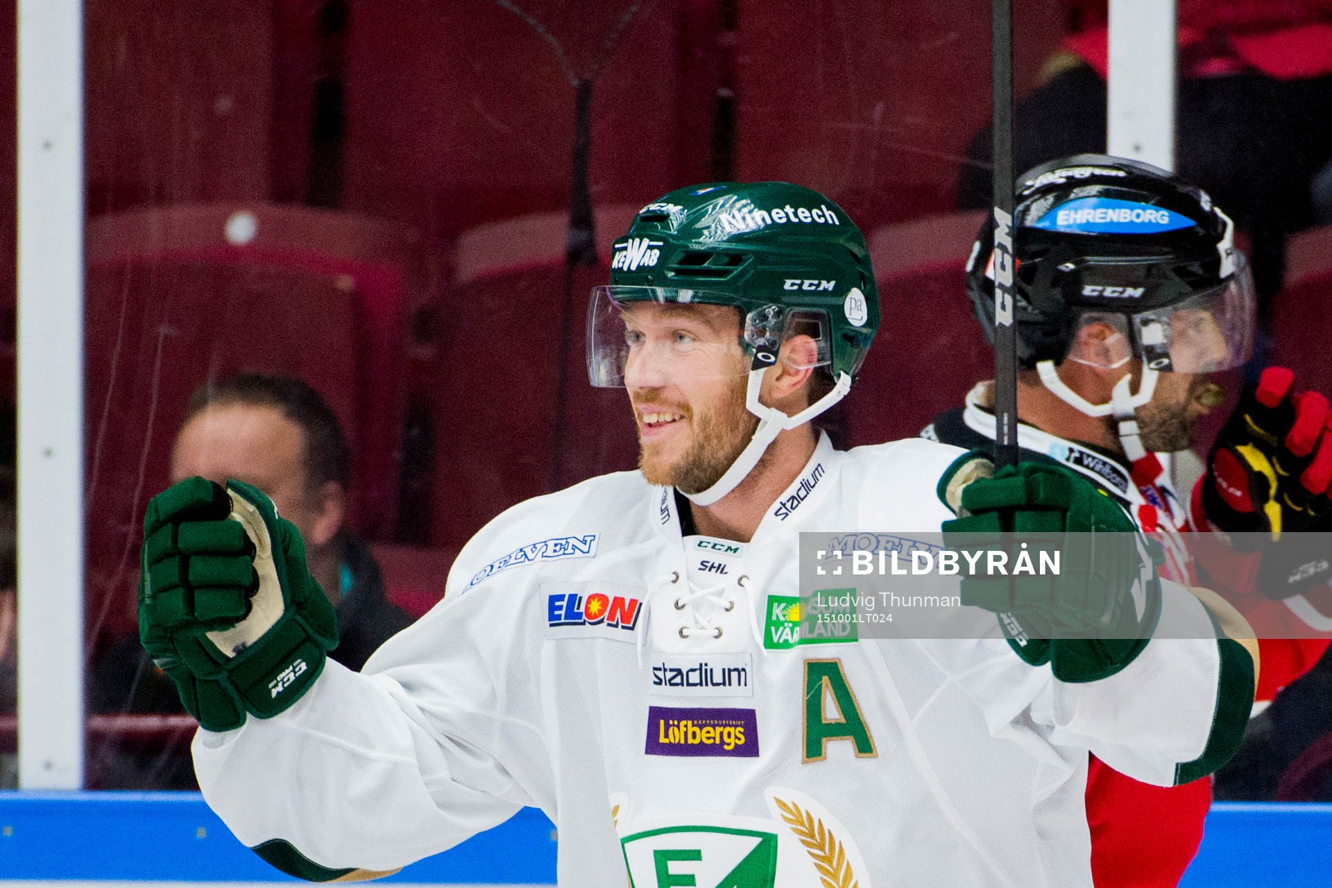 Färjestads Linus Persson jublar
