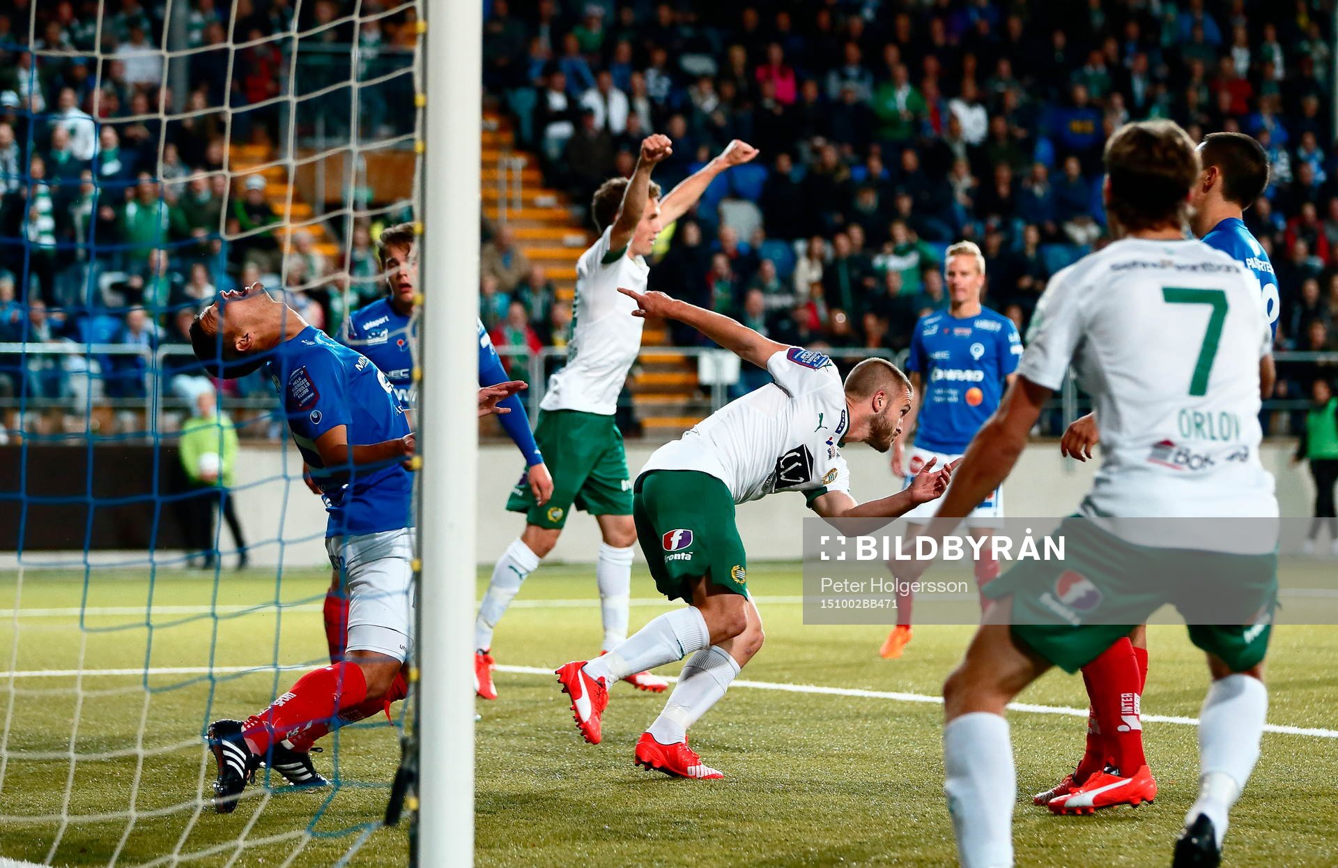 Hammarbys Mats Solheim gör mål 0-1 medan Åtvidabergs