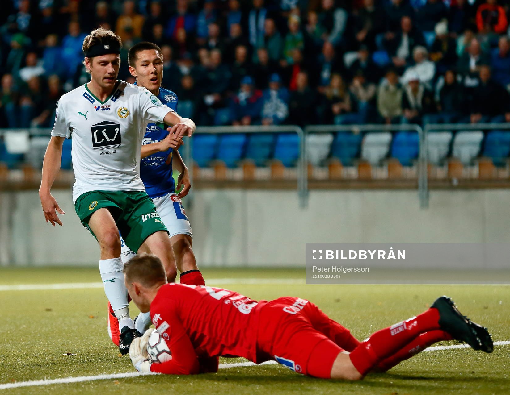 Hammarbys Fredrik Torsteinbø och Åtvidabergs målvakt