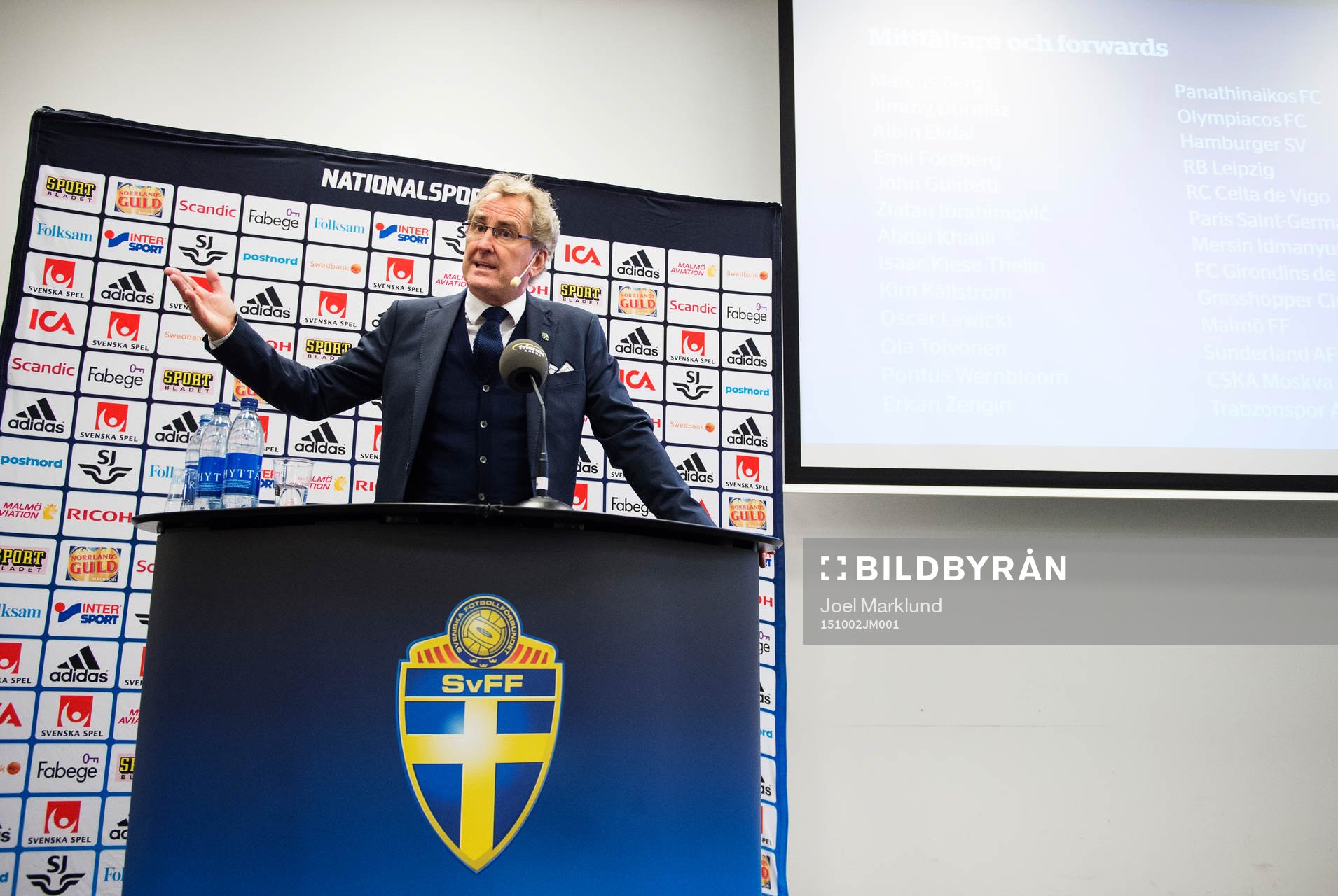 Sveriges förbundskapten Erik Hamrén presenterar