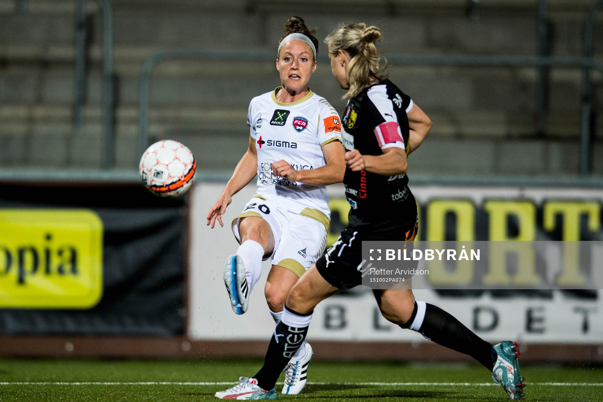 Rosengårds Josee Belanger och Umeås Lisa Lantz