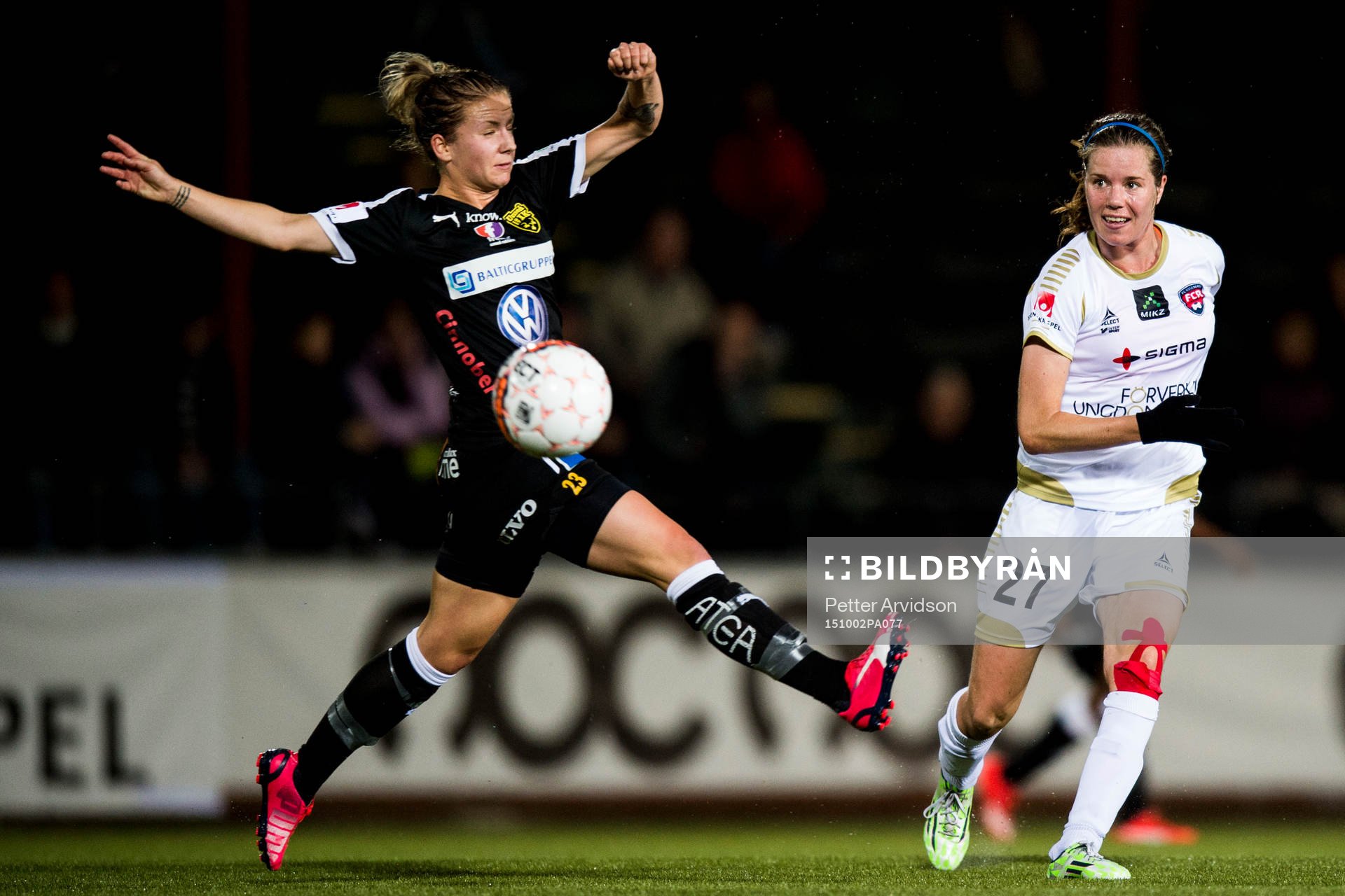 Rosengårds Sofie Pedersen skjuter förbi Umeås Emma