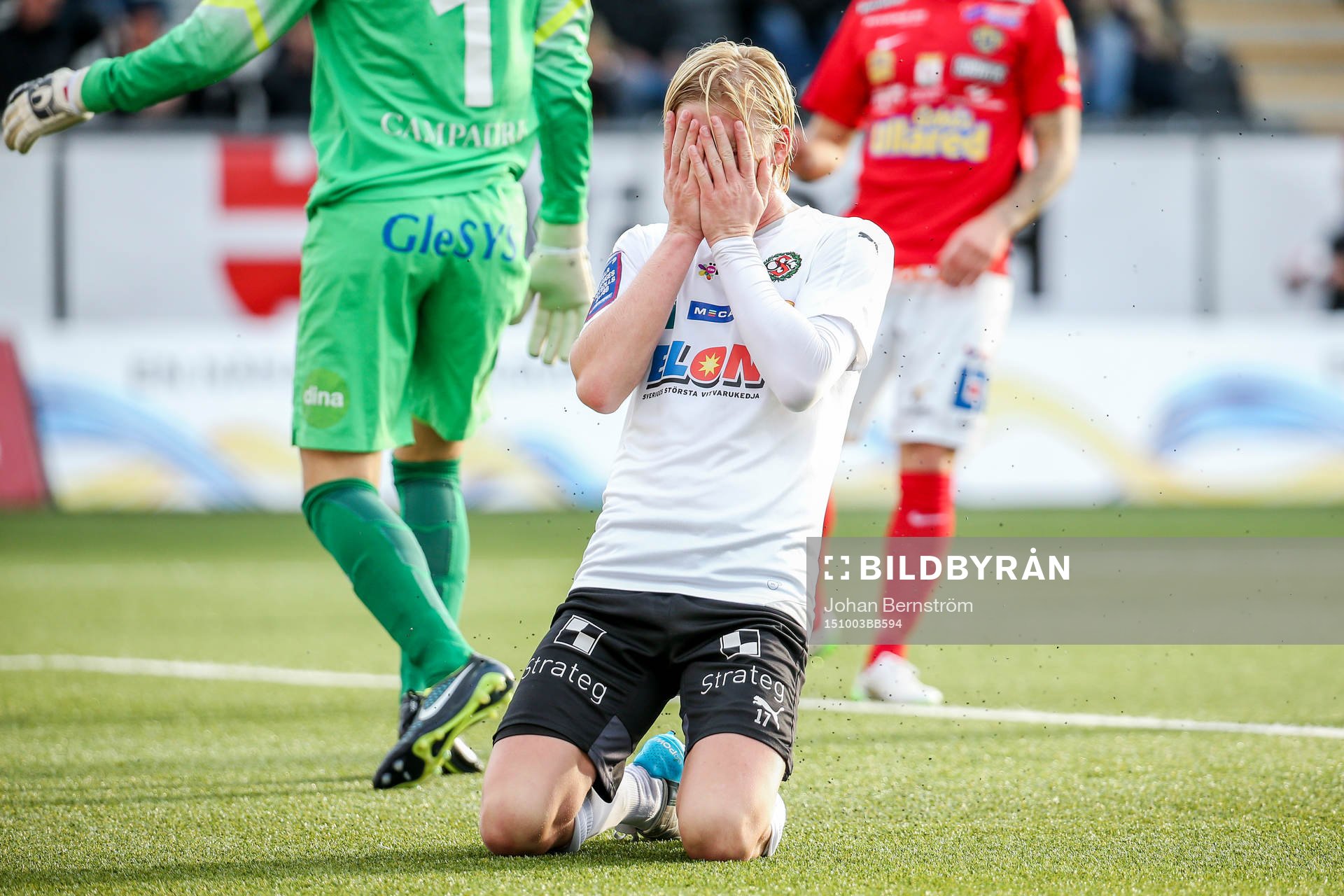 Örebros Karl Holmberg deppar