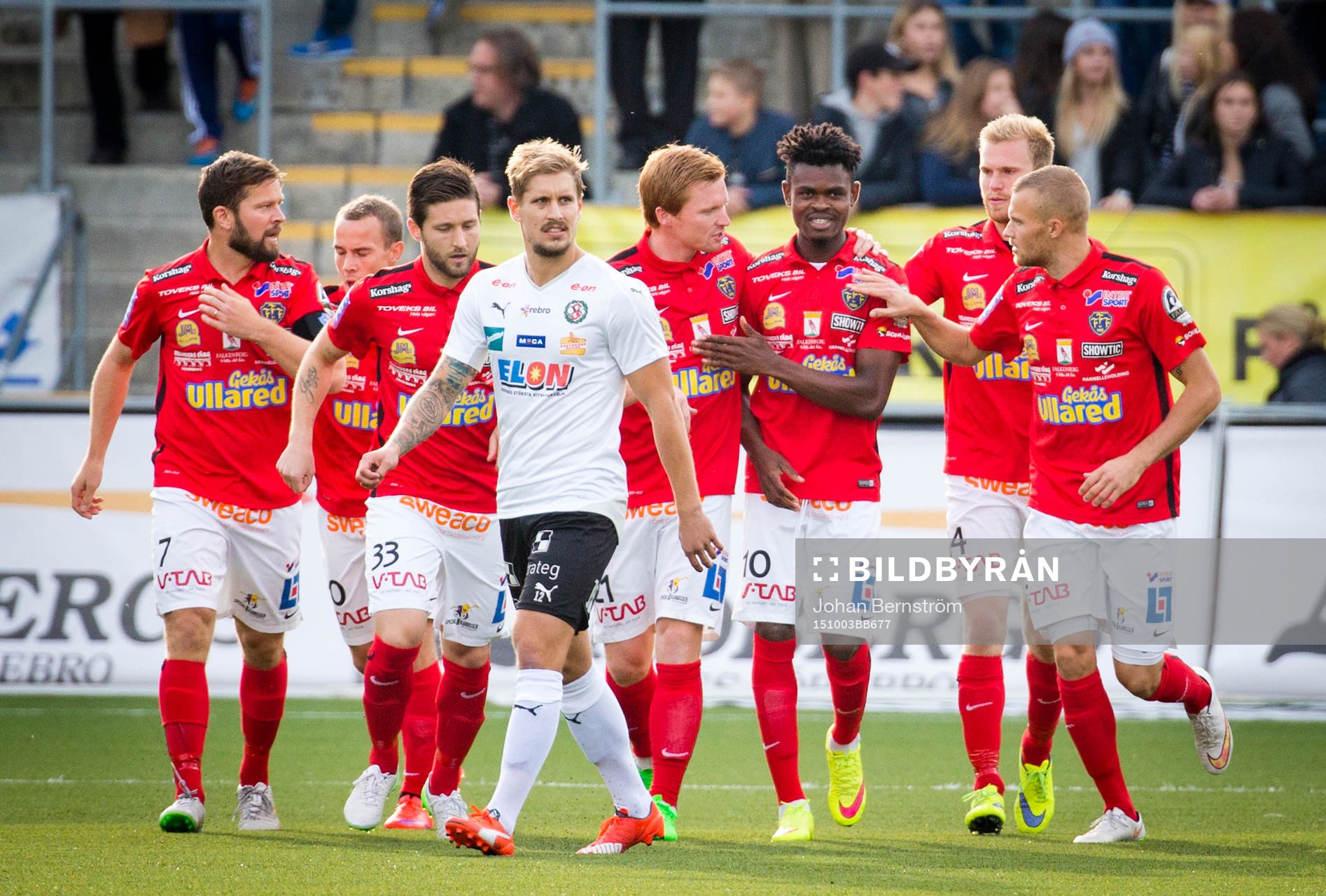 Falkenbergs Gustaf Nilsson gör 1-0 på straff