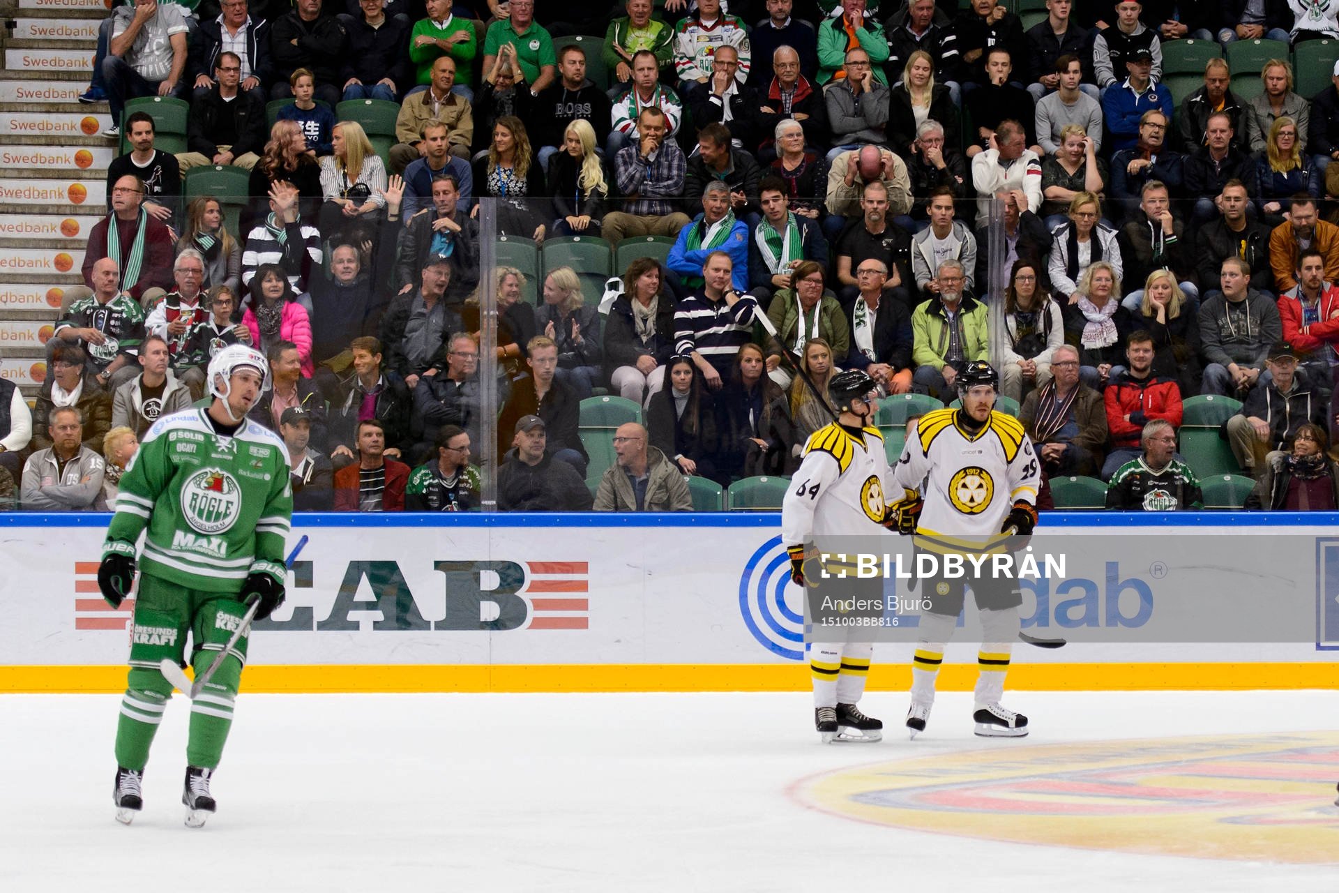 Brynäs Jonathan Pudas firar Anssi Salmela