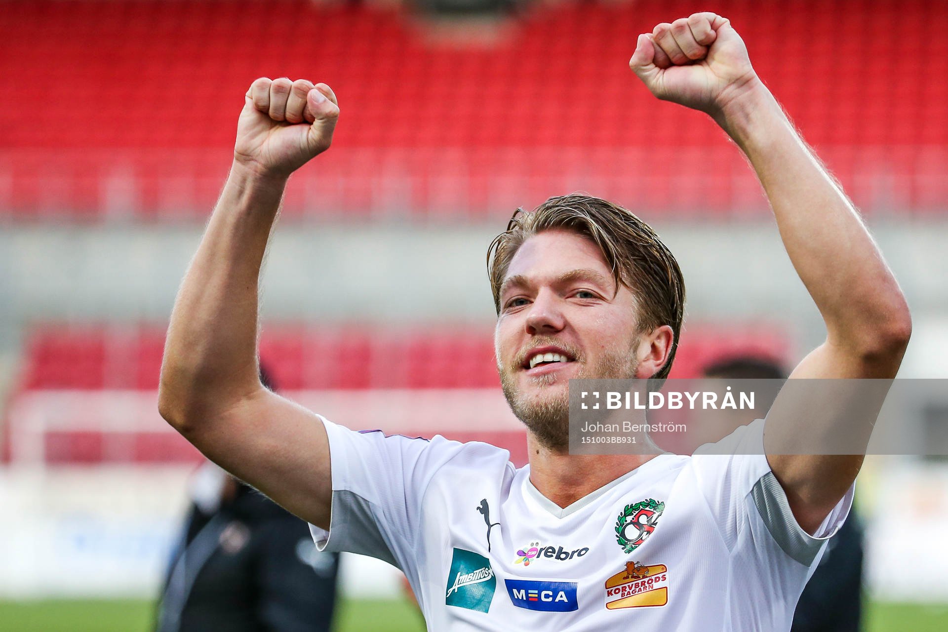 Örebros Martin Broberg jublar