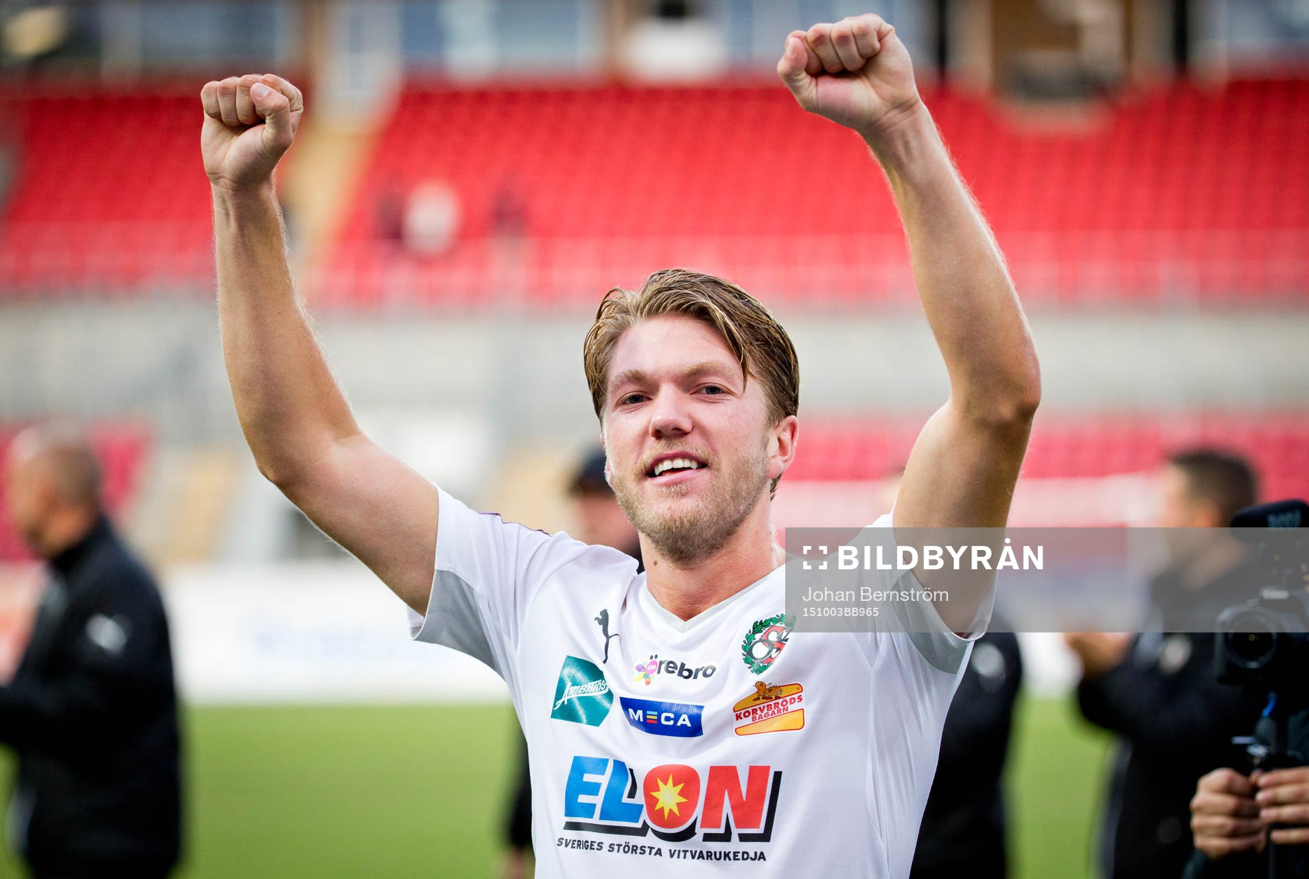 Örebros Martin Broberg jublar