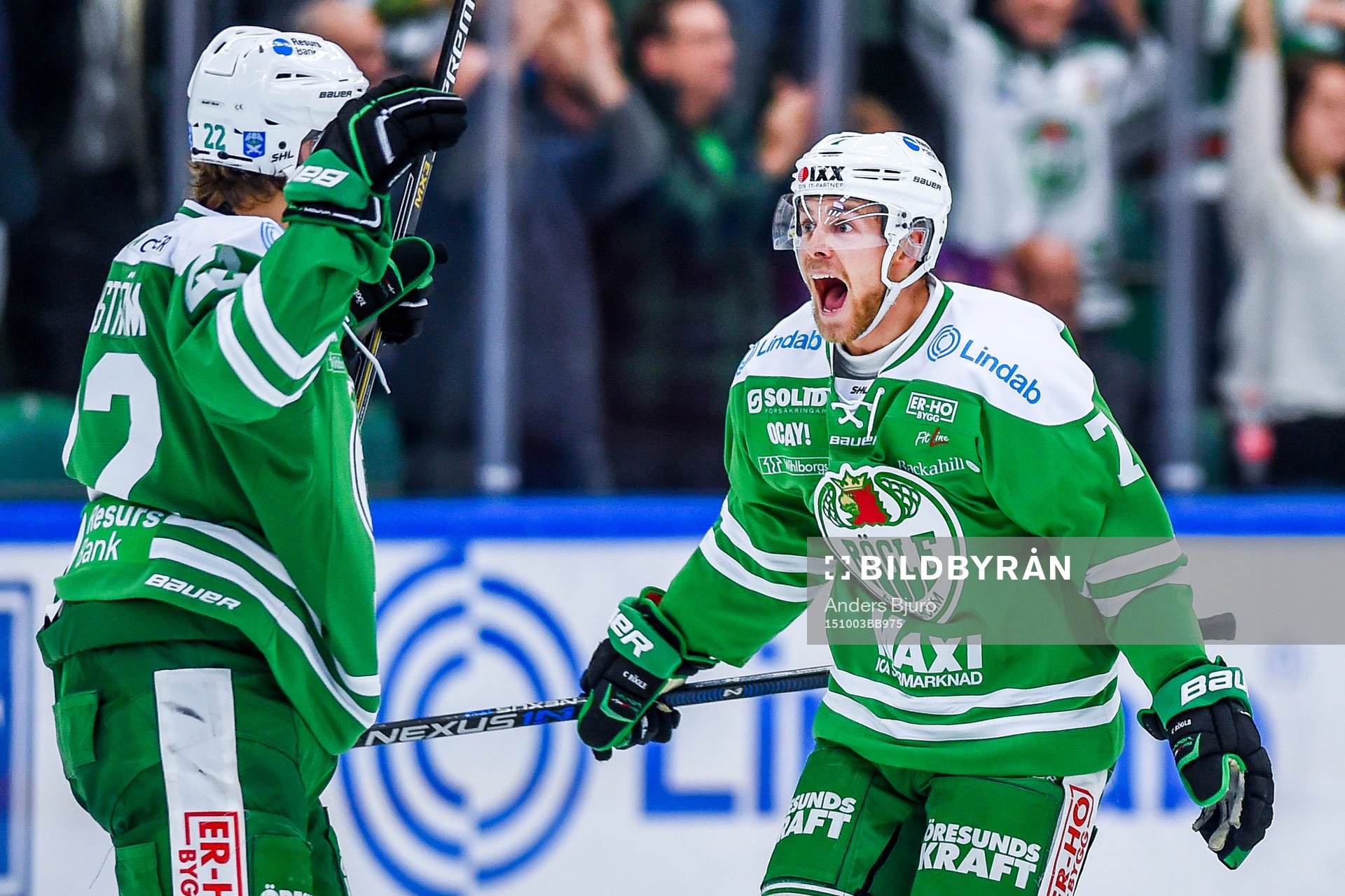 Rögles Sebastian Wännström och Partik Cehlin jublar