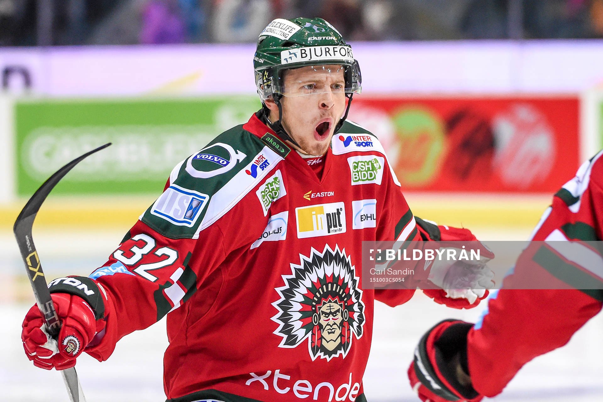 Frölundas Lukas Bengtsson firar 1-0 målet