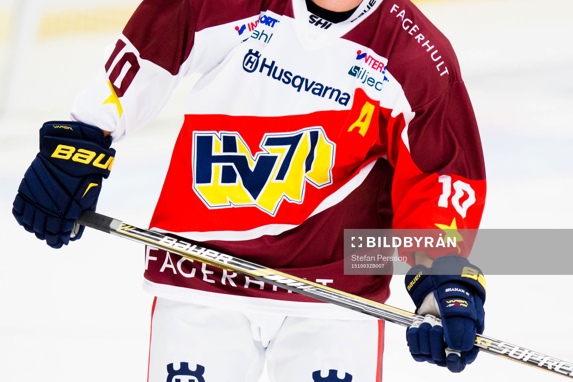s klubbmärke på jubileumströjorna när HV71 firar 30 år