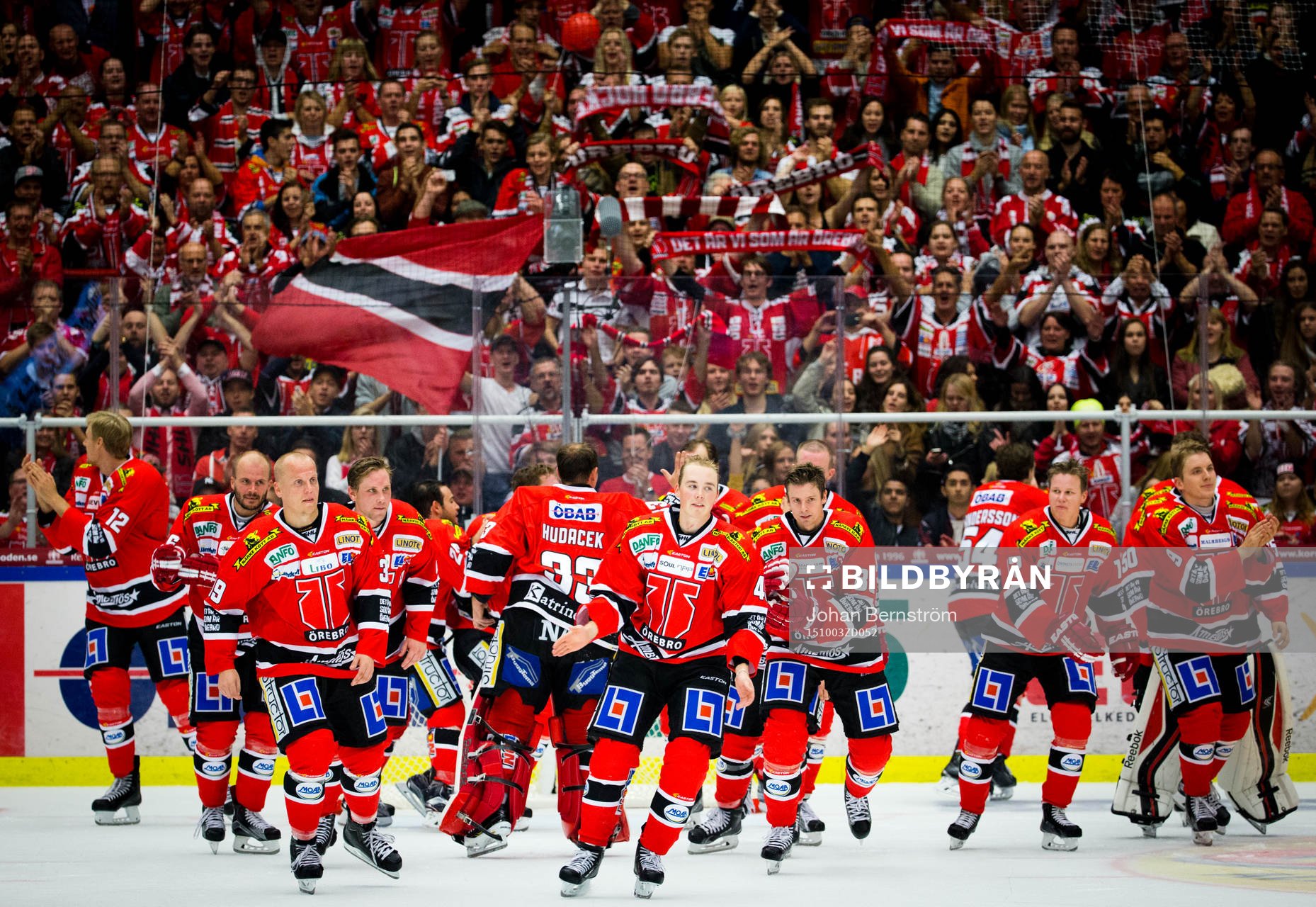 Örebros spelare målvakt Julius Hudacek, Joel Mustonen och