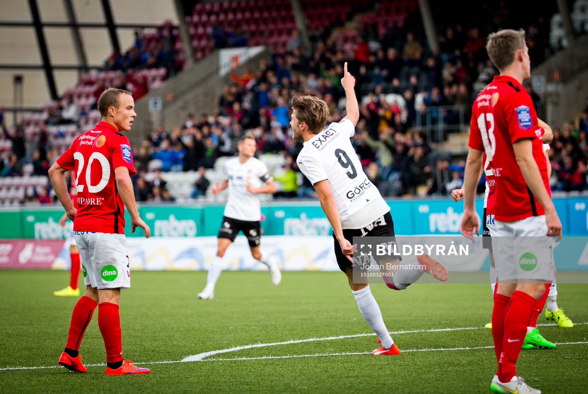 Örebros Martin Broberg gör 2-1 och jublar