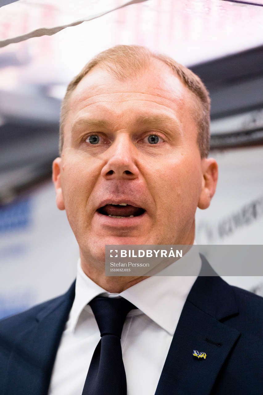 s tränare Johan Lindbom