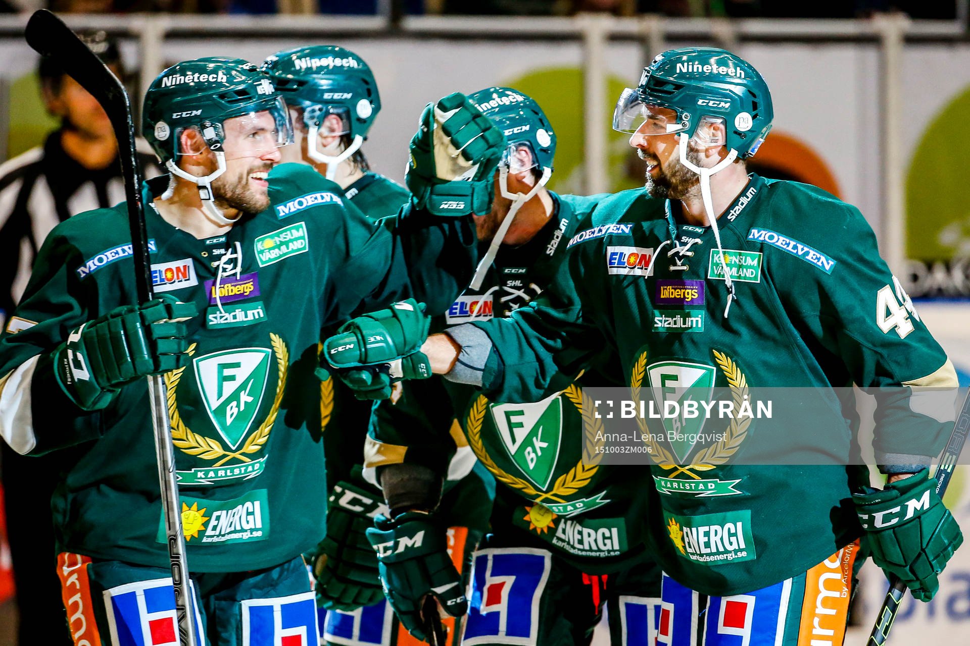 Färjestads Jonas Holös och Milan Gulas jublar