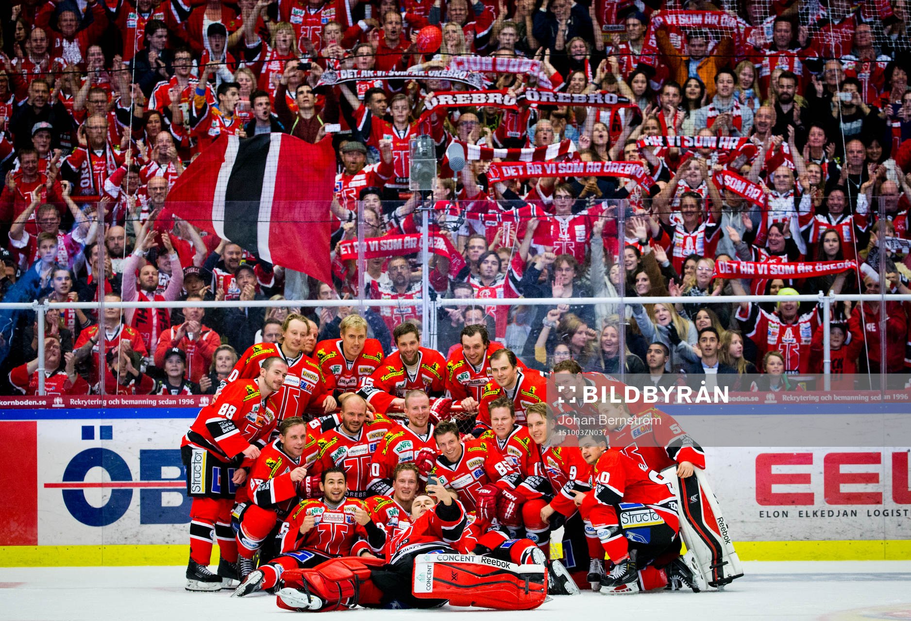 Örebros målvakt Julius Hudacek tar en groupie