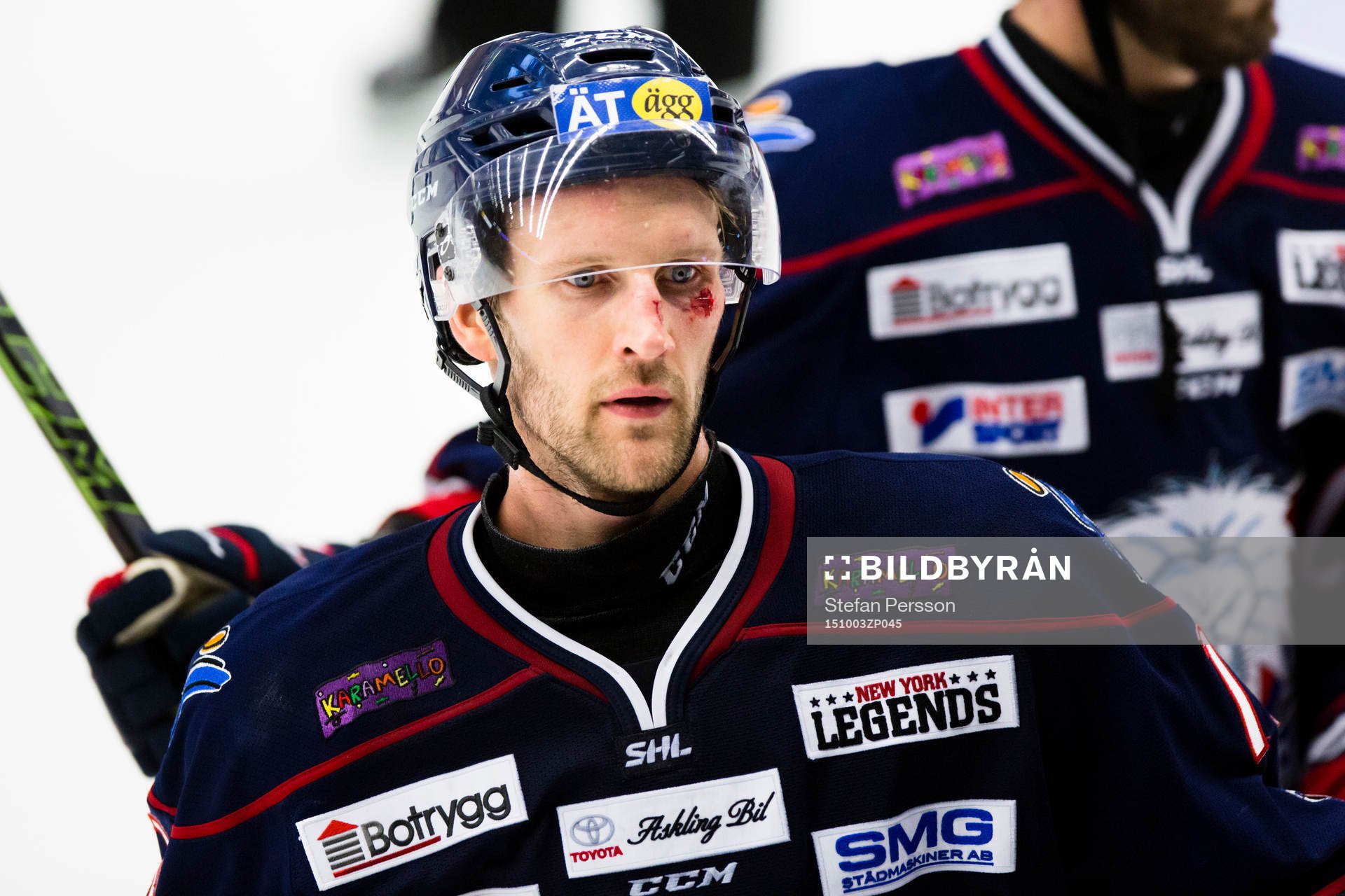 Linköpings Sebastian Karlsson blodig