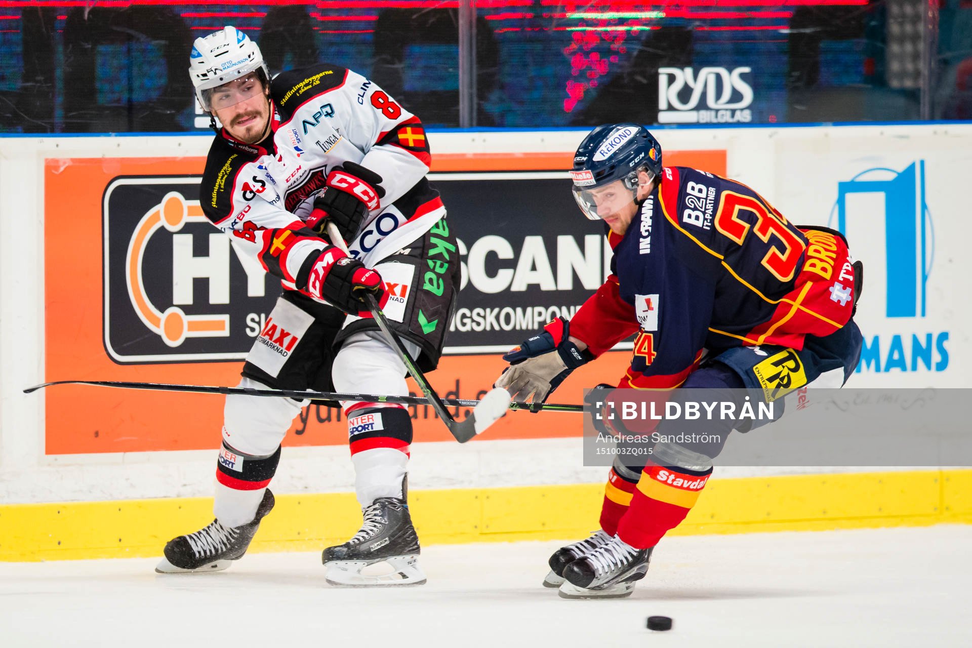Malmö Redhawks Peter Mueller i kamp om pucken med