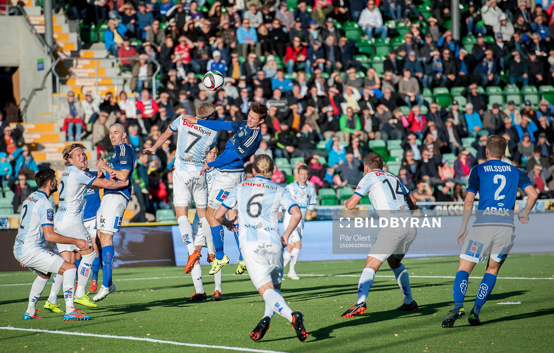 Gefles Robin Nilsson i nickduell mot Sundsvalls Johan Eklund