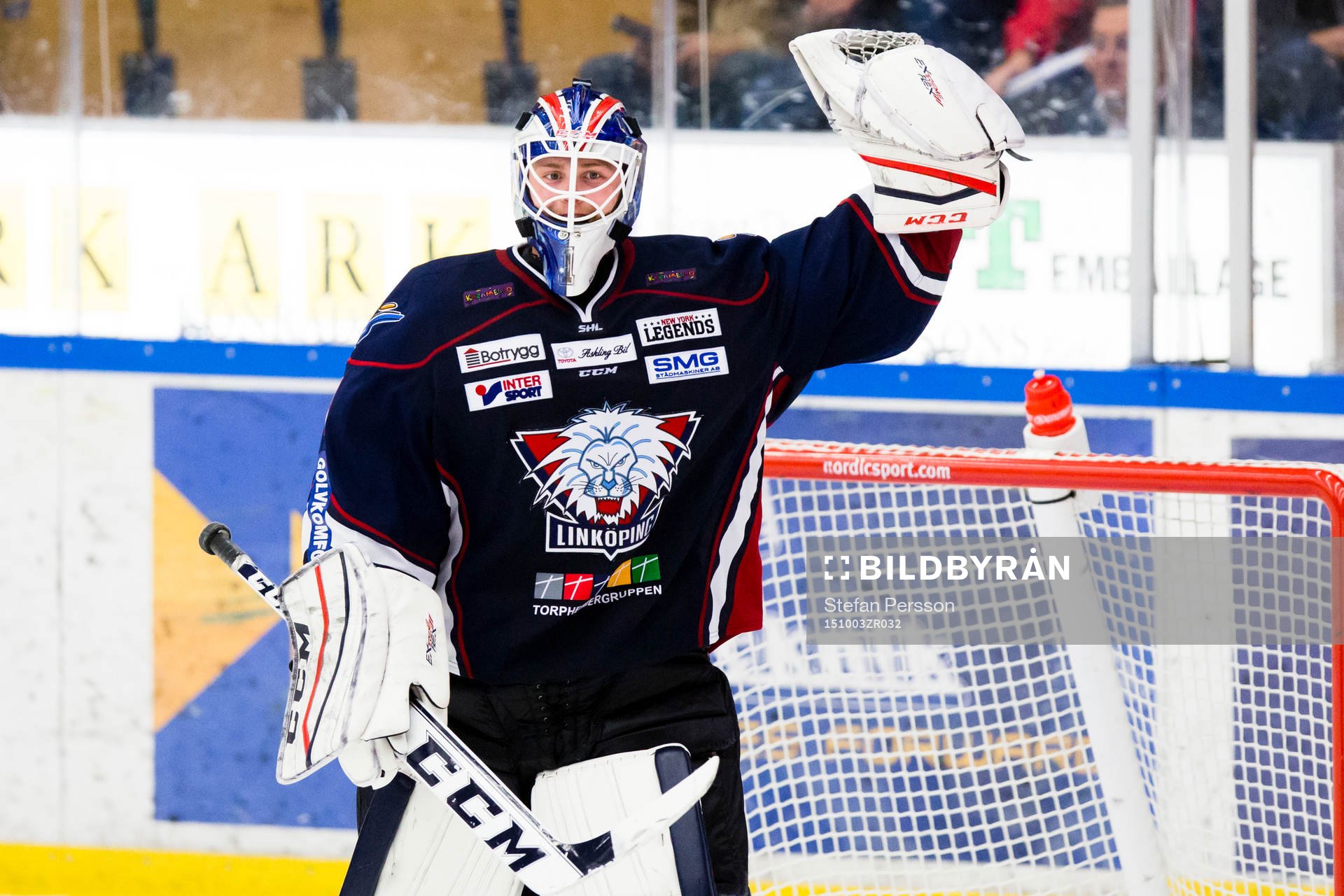 Linköpings målvakt Marcus Högberg jublar