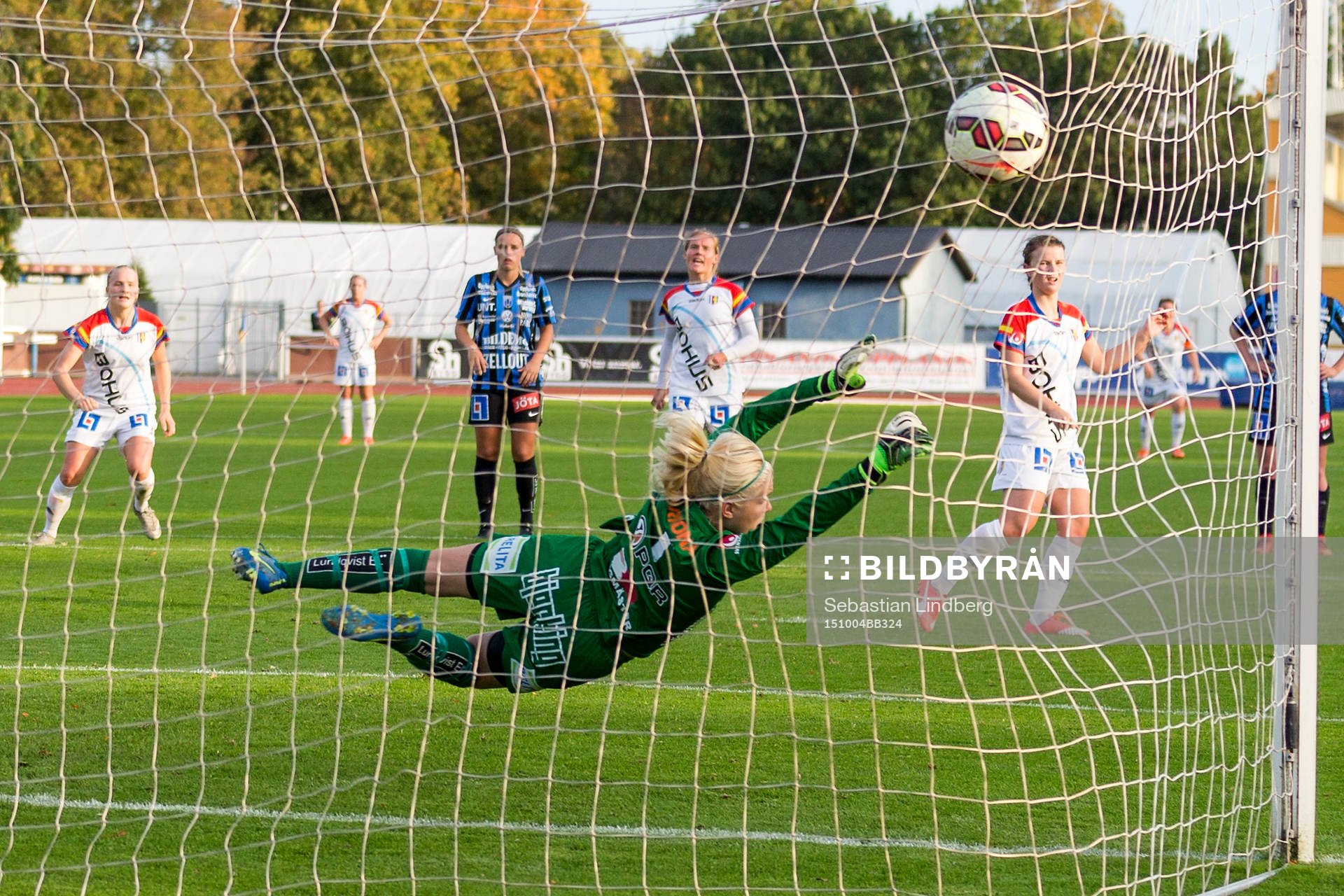 Hovås Billdals Frida Boriero gör 0-2 på straff mot