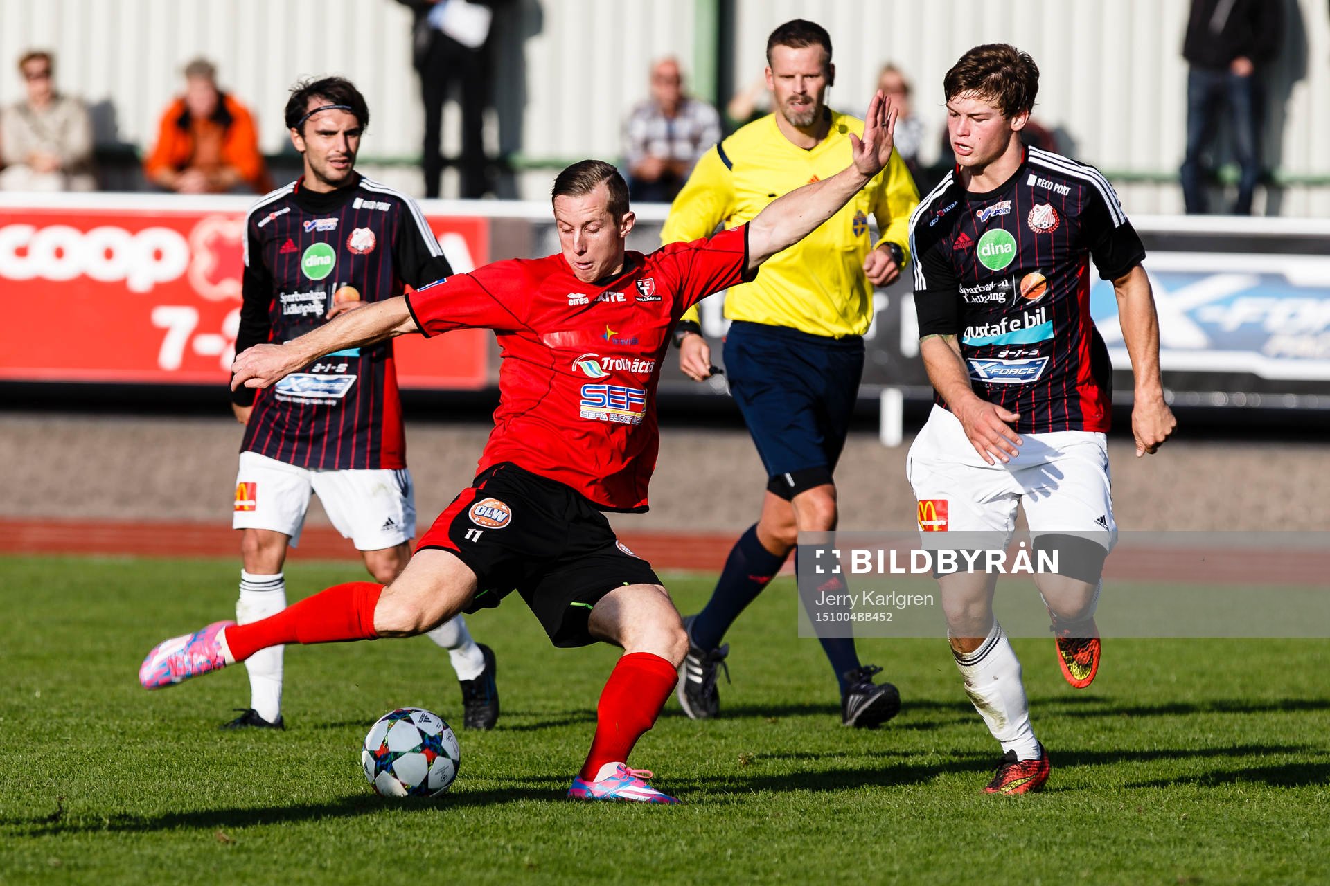 Trollhättans Robert Bagger skjuter