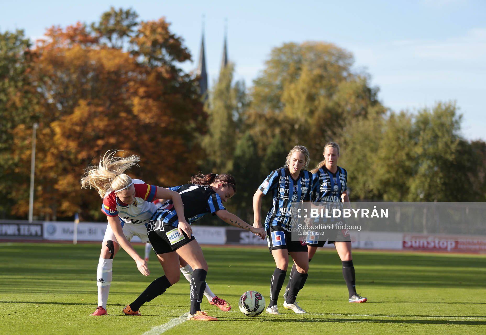 Hovås Billdals Sarah Fredborg och Sirius Amanda Johansson,