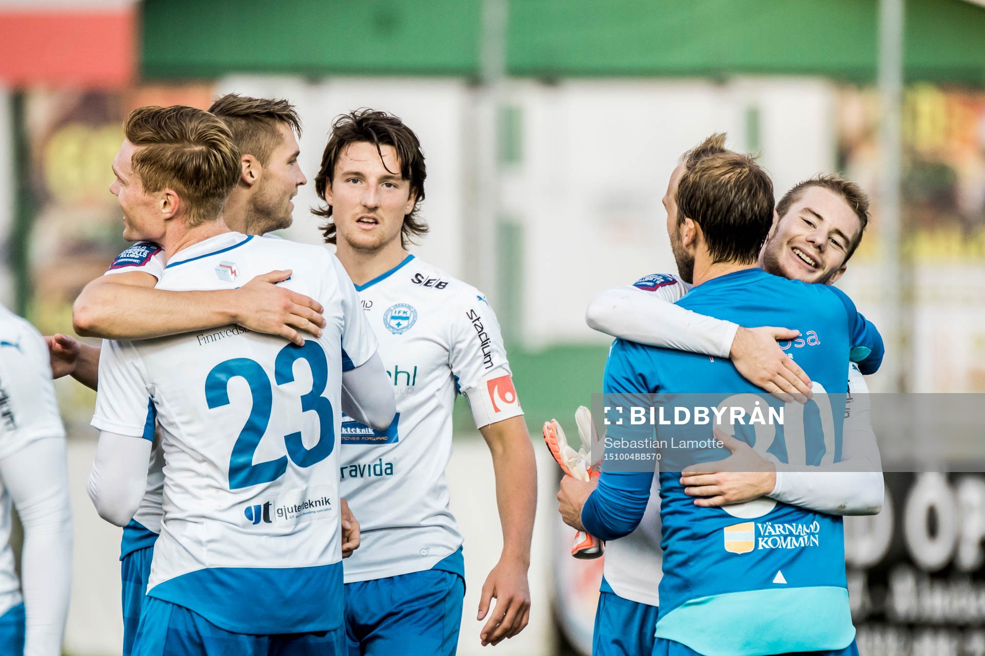 Värnamos spelare jublar