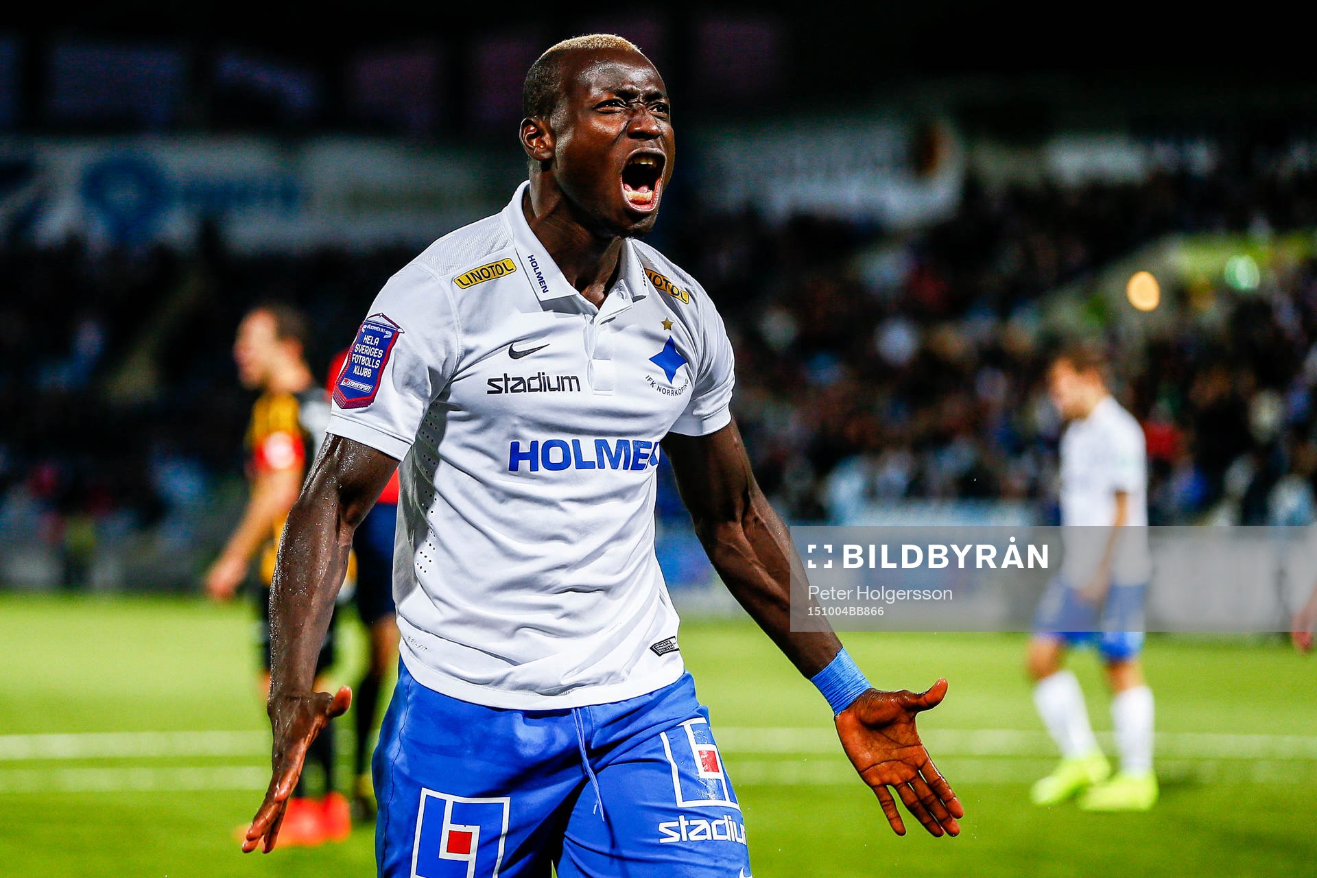 Norrköpings Alhaji Kamara jublar