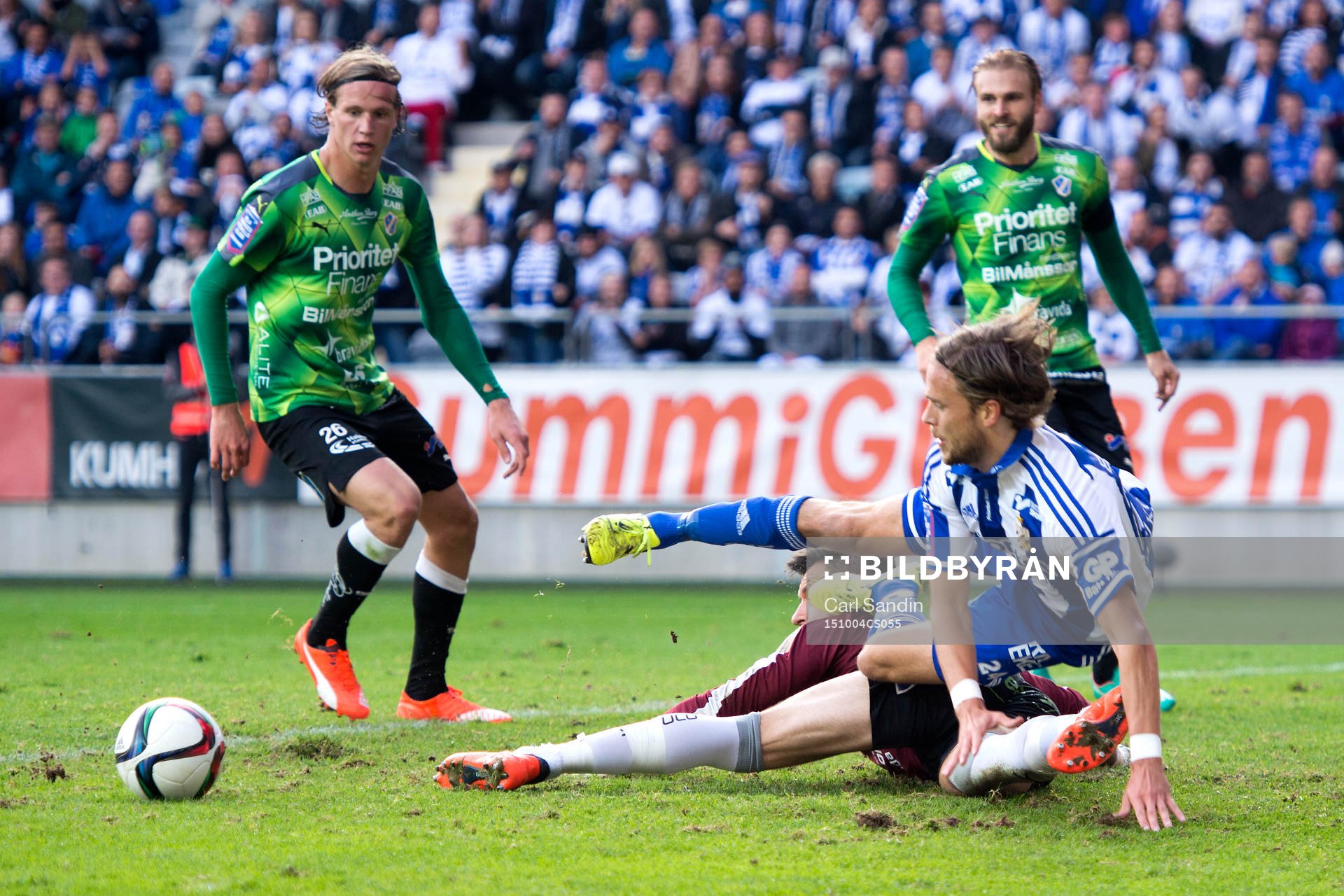 IFK Göteborgs Tom Pettersson faller över Halmstads