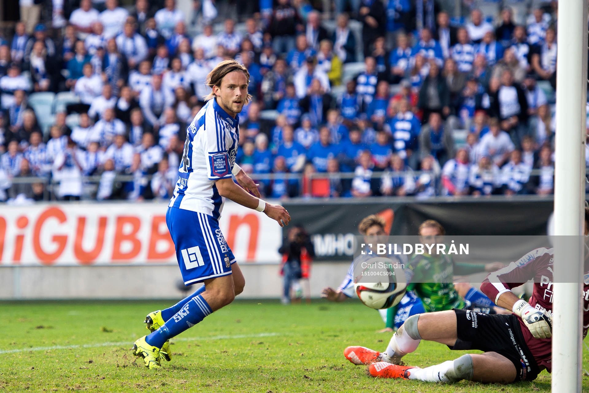IFK Göteborgs Tom Pettersson har målchans men bollen går