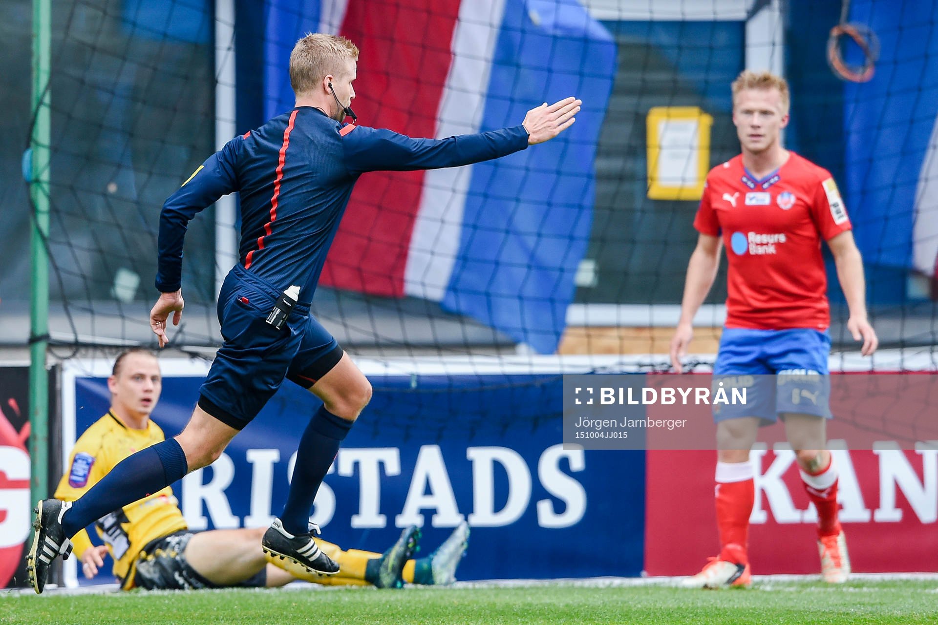 Domaren dömmer straff