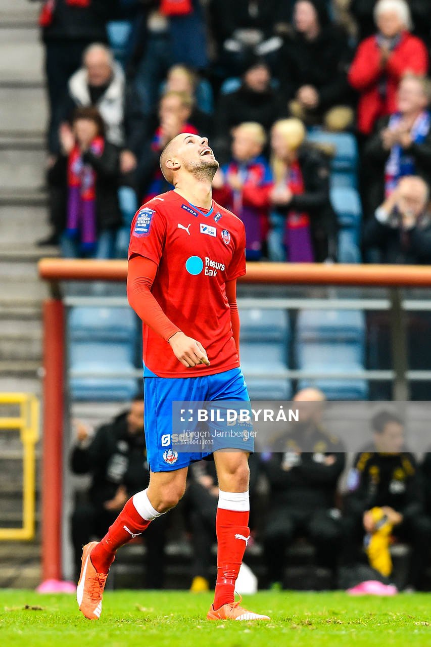 Helsingborgs Robin Simovic jublar