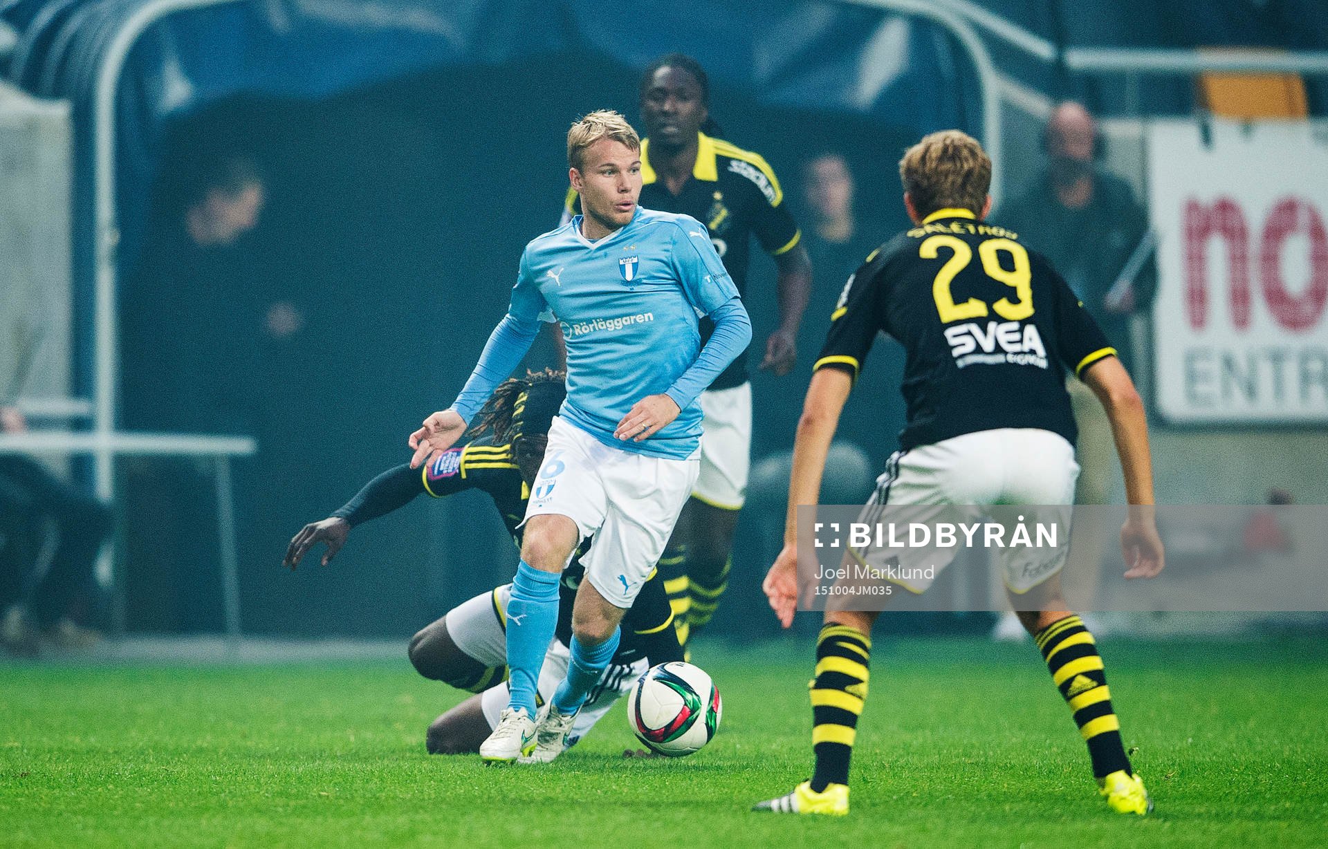 s Oscar Lewicki