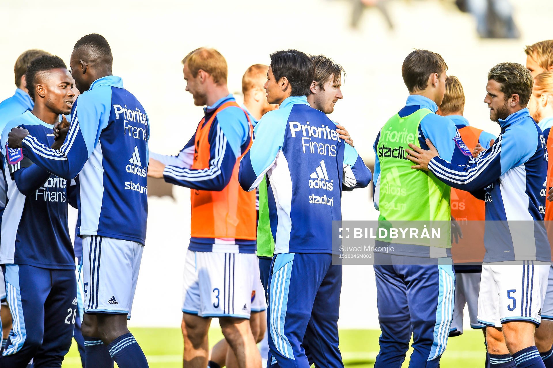 Djurgårdens spelare på uppvärmningen före fotbollsmatchen i Allsvenskan mellan Kalmar och Djurgården den 4 oktober 2015 i Kalmar.