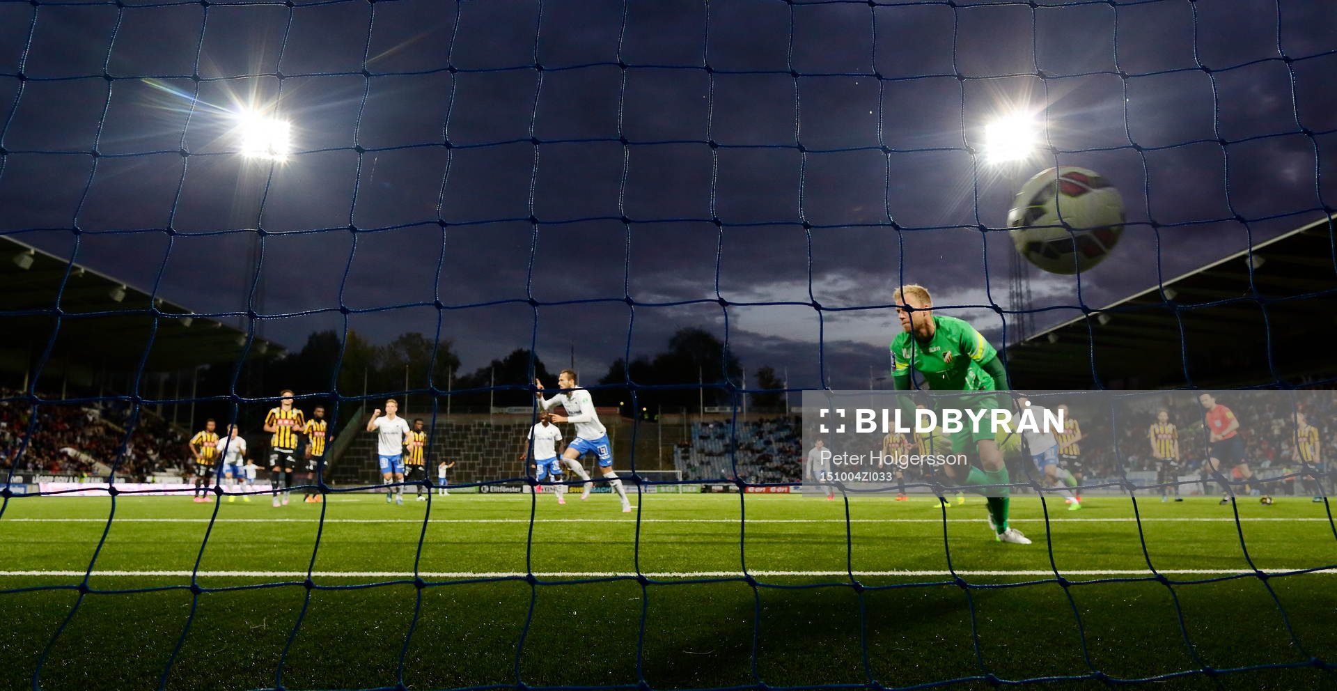 Mål 1-0 på straff ab Norrköpings Emir Kujovic förbi