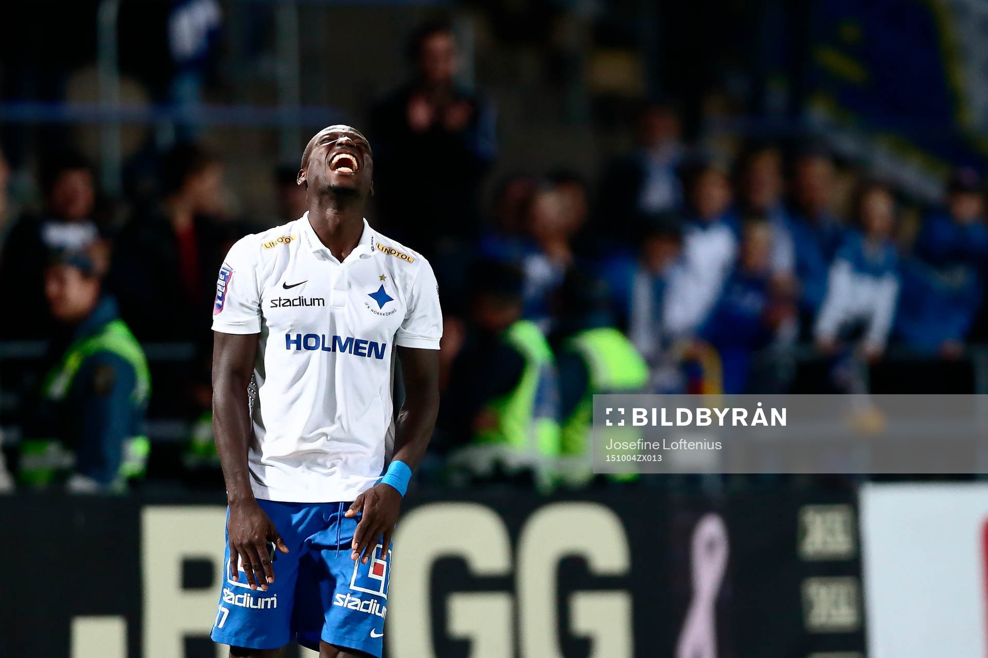 Norrköpings Alhaji Kamara firar