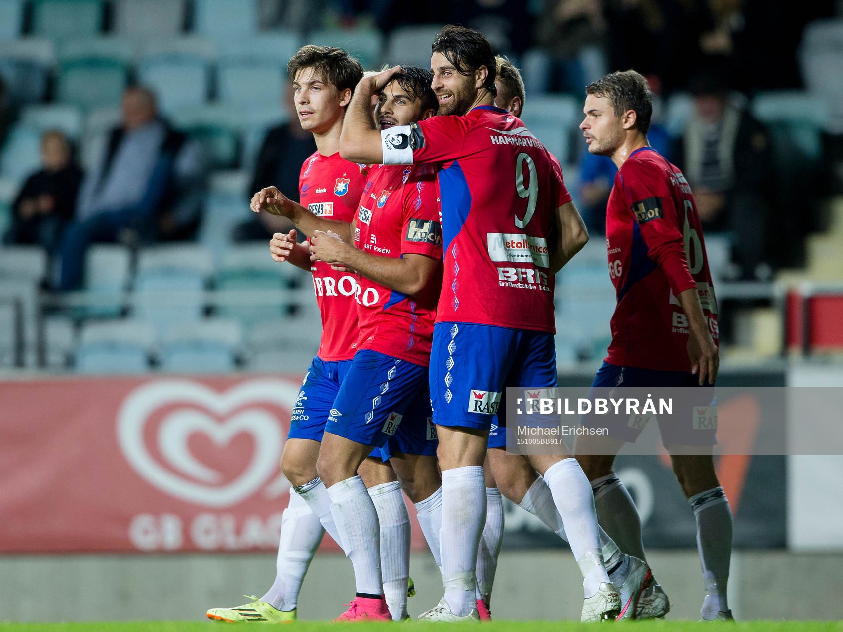 Örgrytes William Atashkadeh omfamnas efter sitt 4-1 mål under fotbollsmatchen i Division 1 mellan Örgryte och Norrby den 5 oktober 2015 i Göteborg.