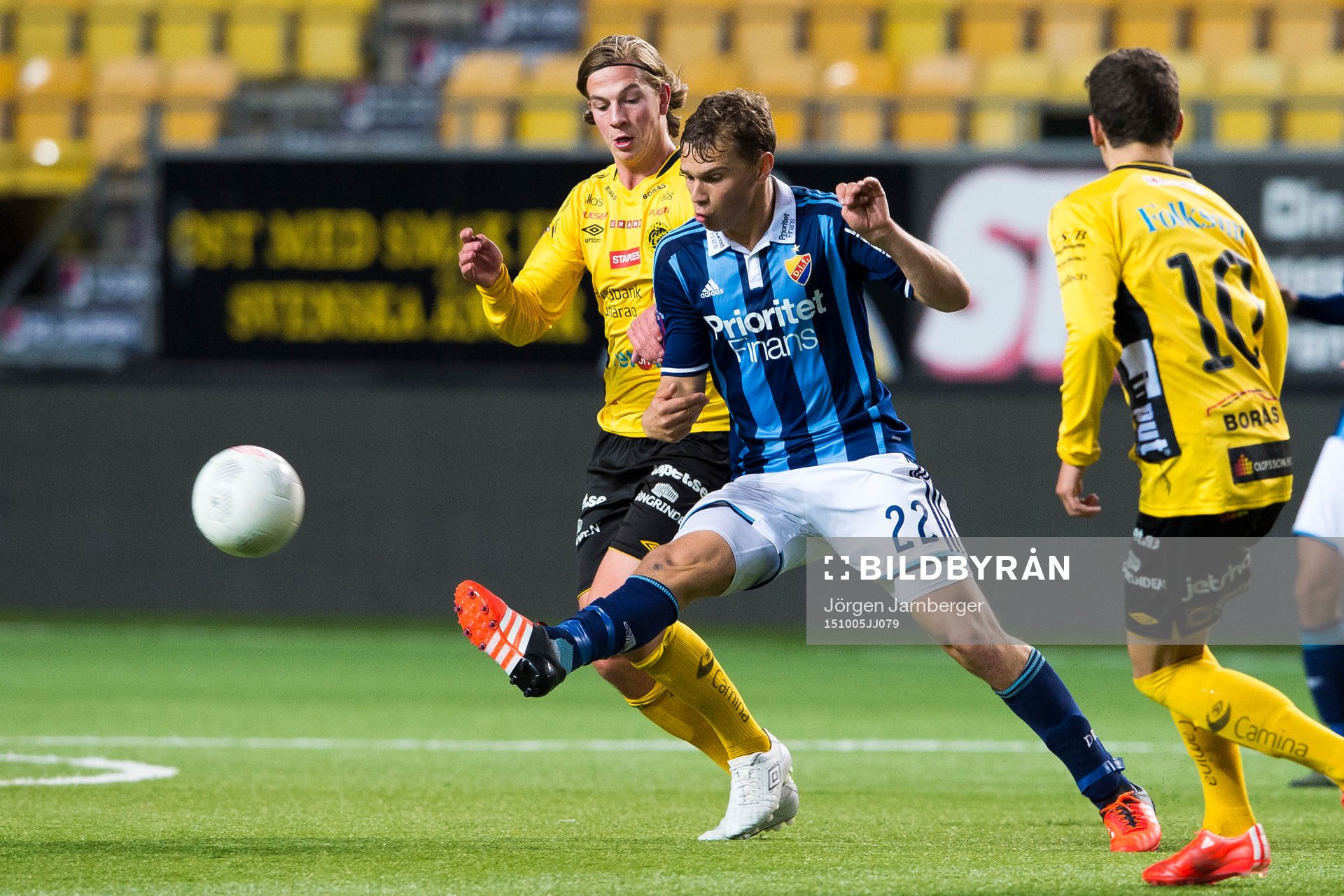 Kamp mellan Djurgårdens Jesper Karlström och Elfsborgs