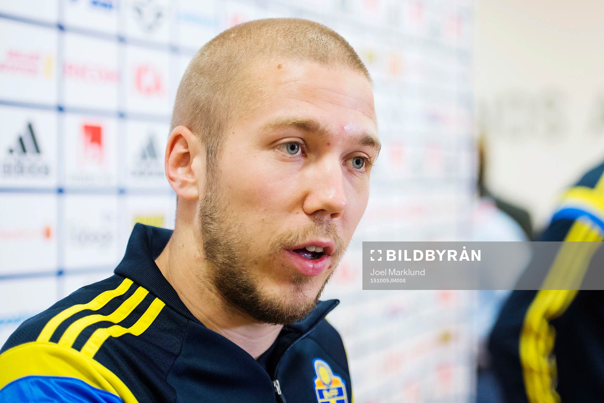 Anton Tinnerholm i mixed zone
