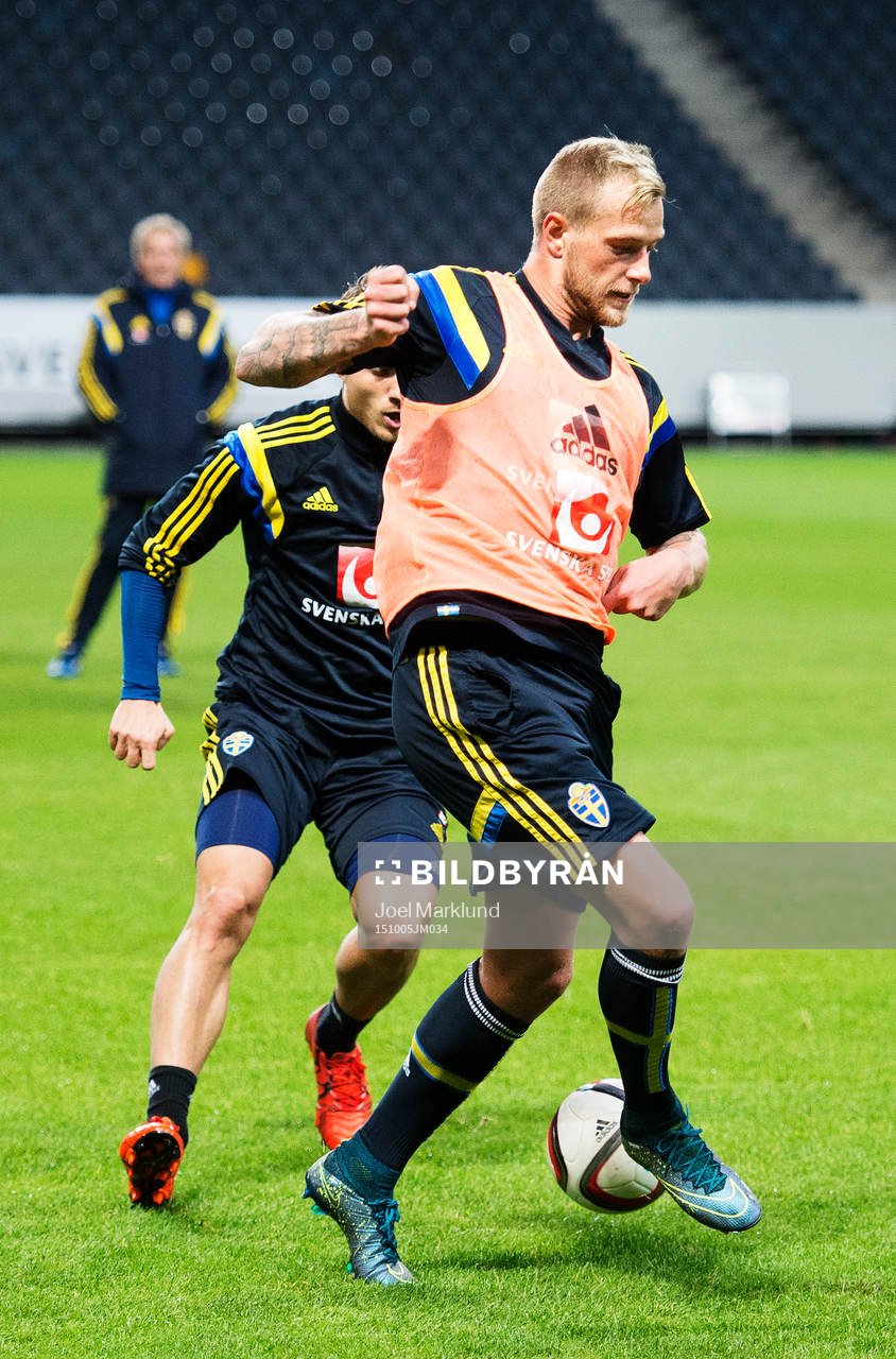 John Guidetti klackar bollen