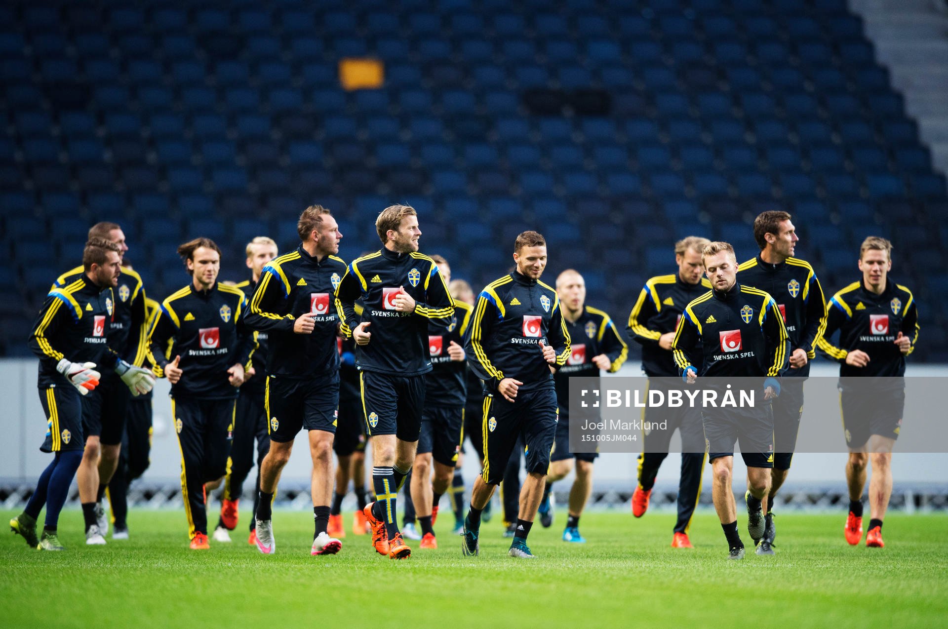 Sveriges spelare joggar