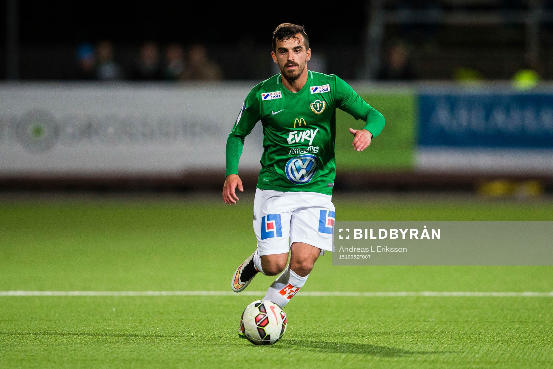 Jönköpings Liridon Silka med bollen